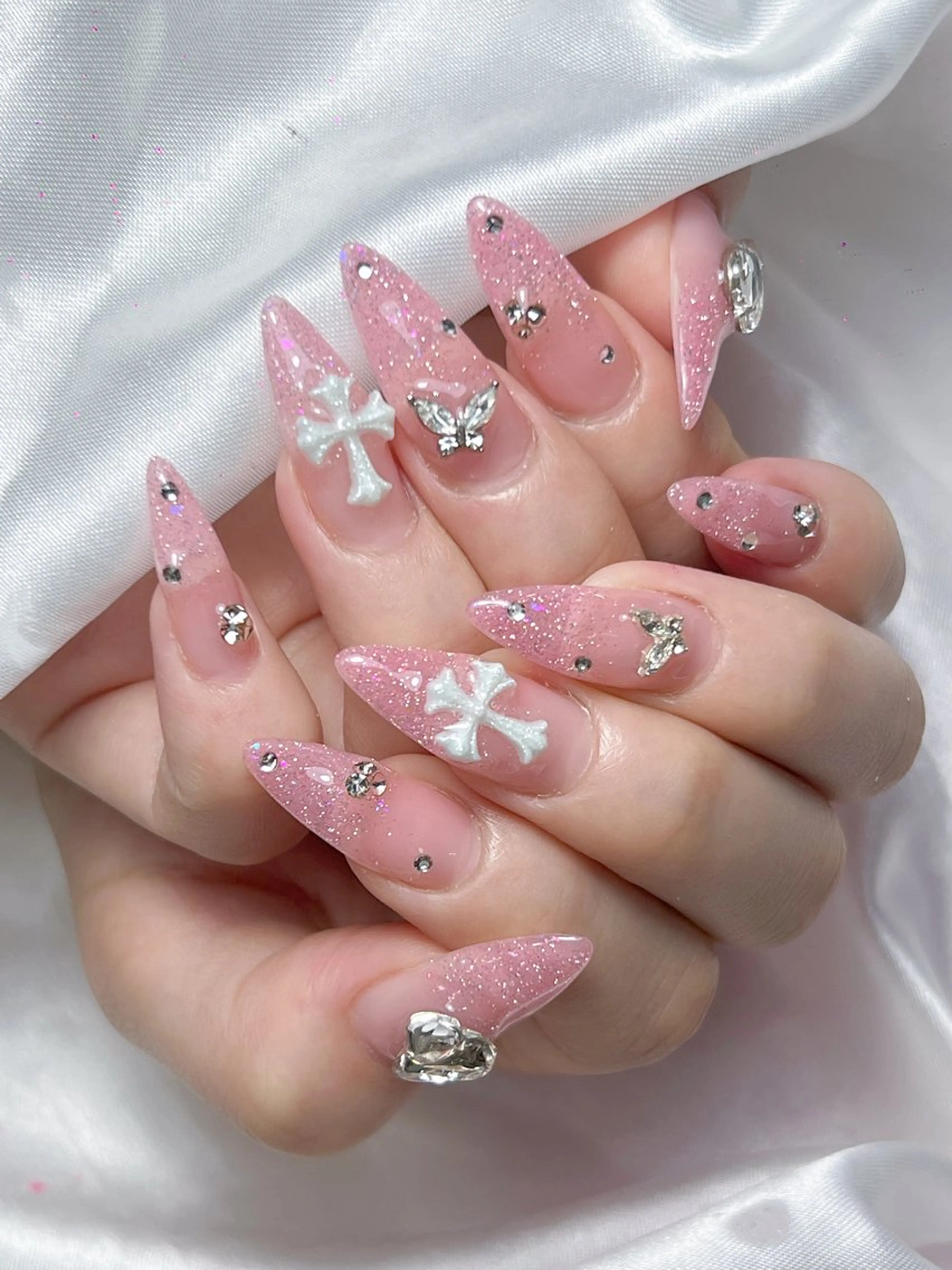 ネイル LEELA NAIL STUDIO所属・LEELA NAIL STUDIOのネイルデザイン