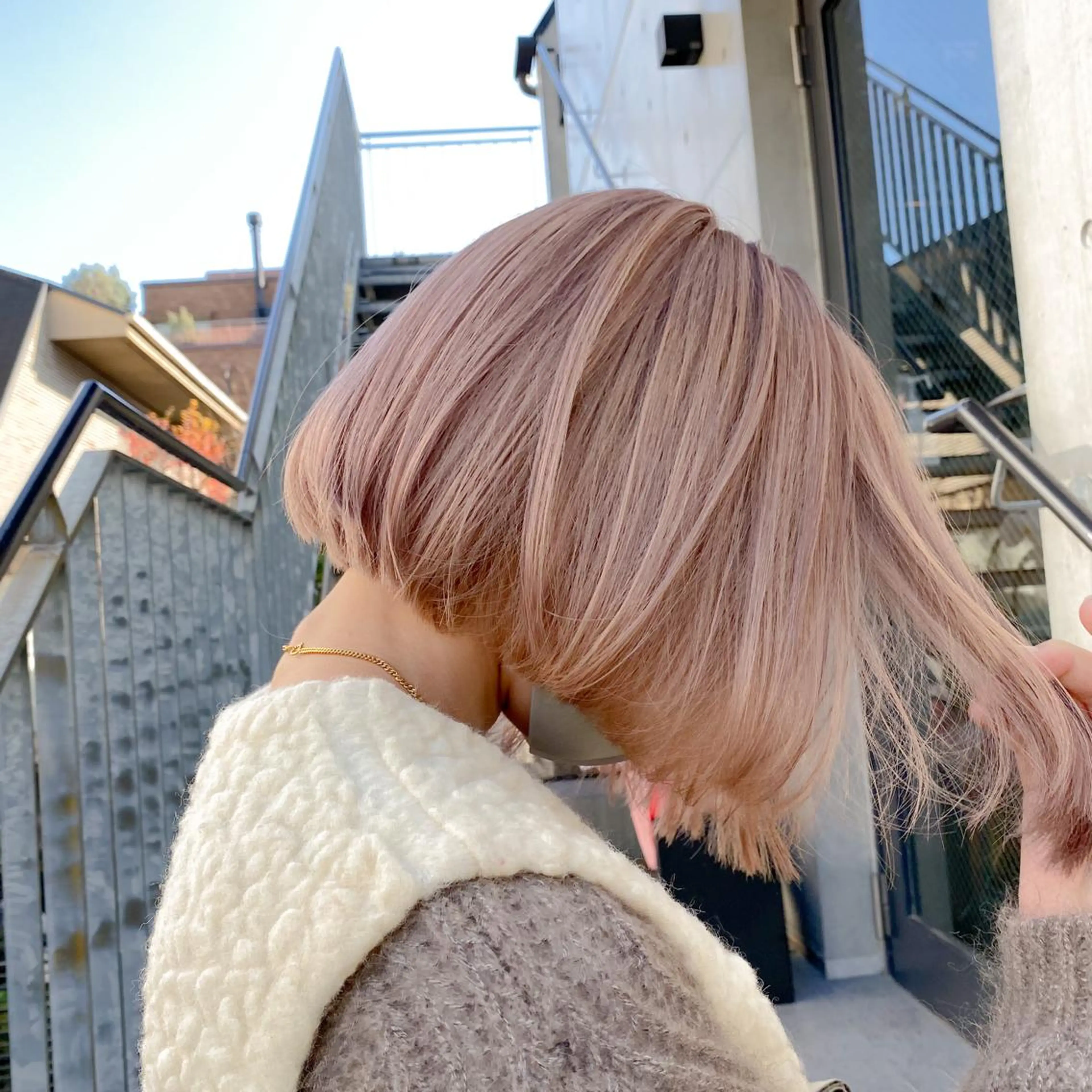 ショート カラー 艶髪ブリーチ 永井竜也のヘアスタイル
