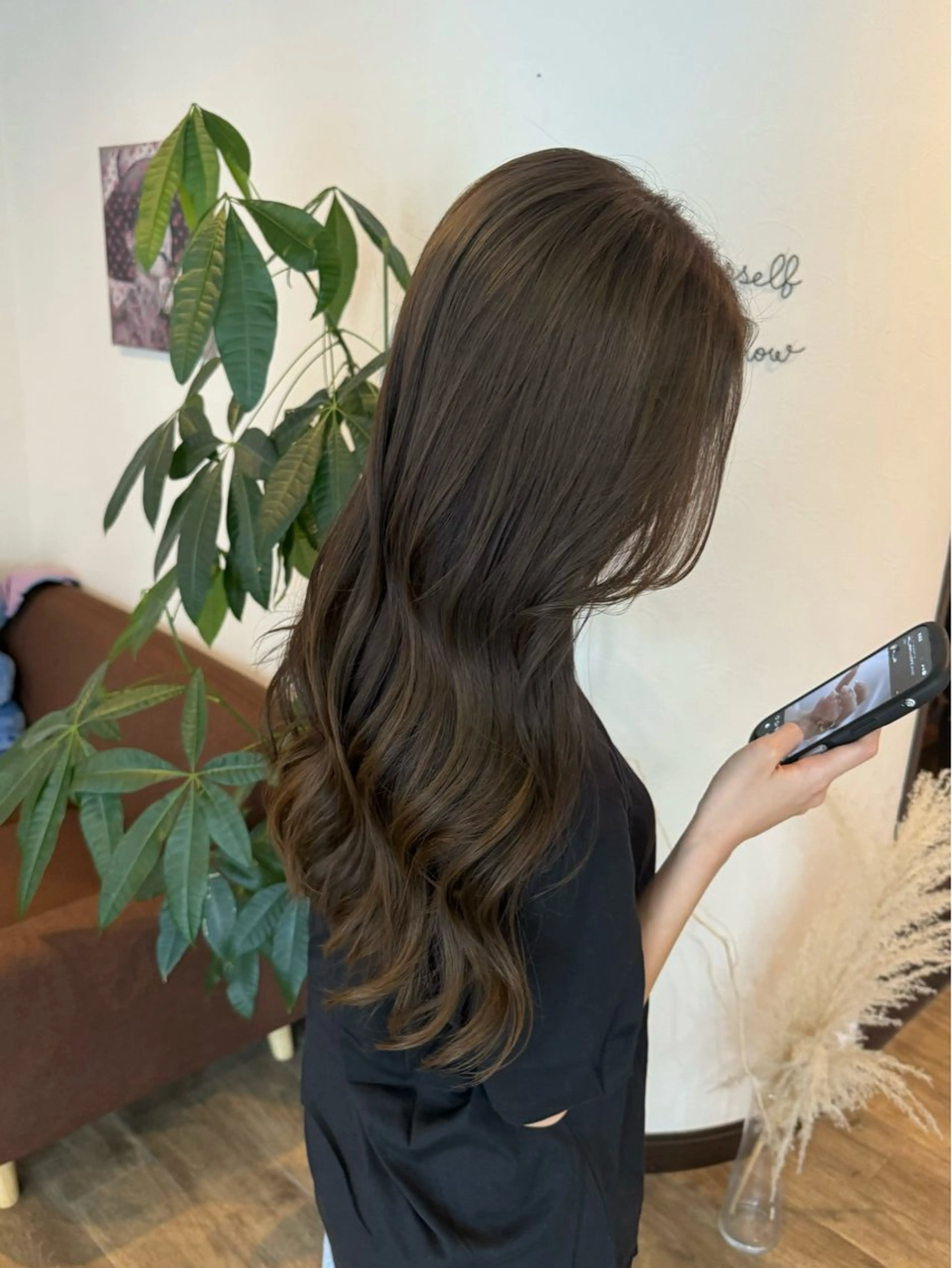 ロング カラー ベージュカラー 透明感カラー ミルクティーベージュ カット ヘアカラー トリートメント acero + hair&eyelash 幸手店【アチェロ】所属・ハイライトハイトーン 💖MOMOKAのヘアスタイル