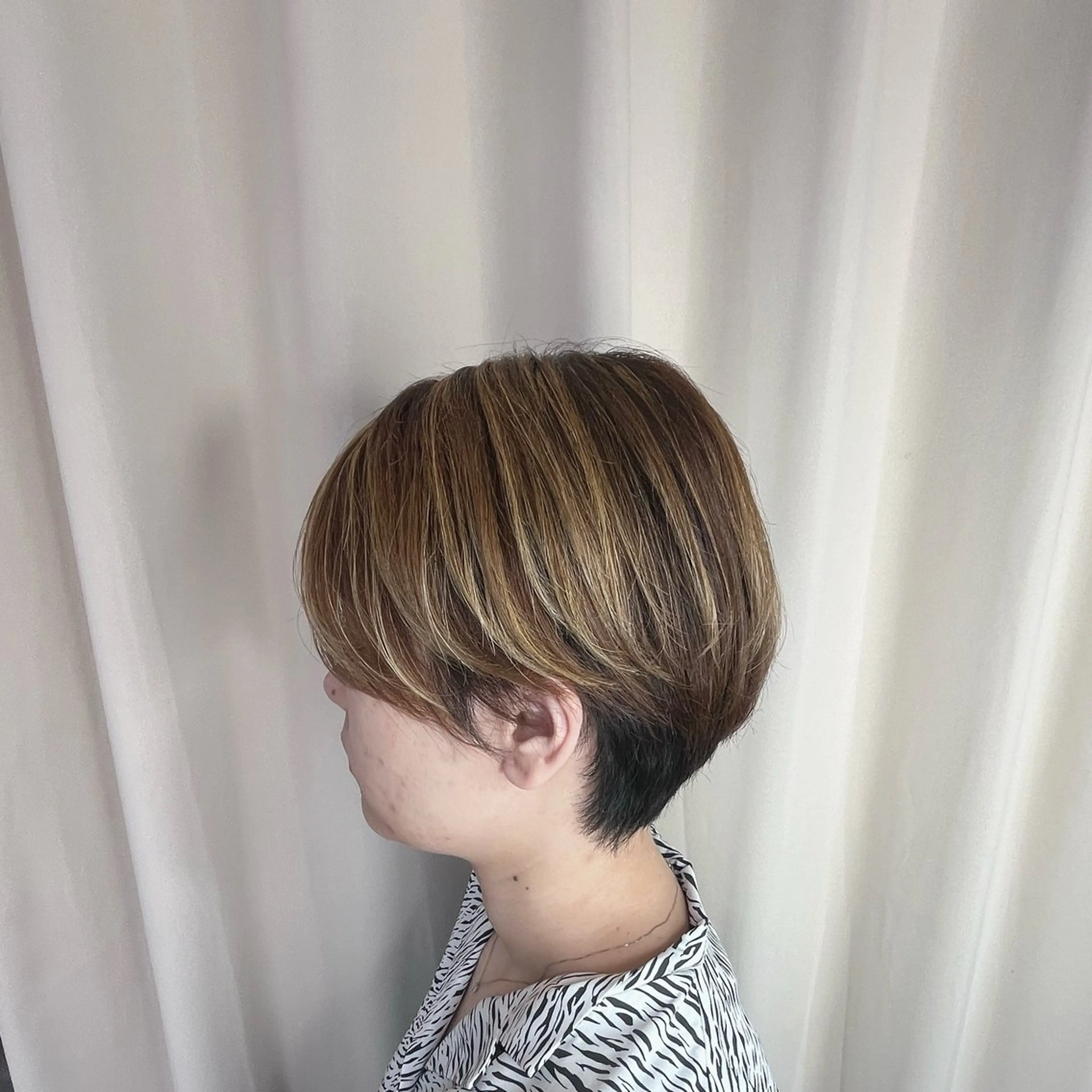 ショート ハイライト ショートヘア ヘアカラー トリートメント かなざわ みかのヘアスタイル