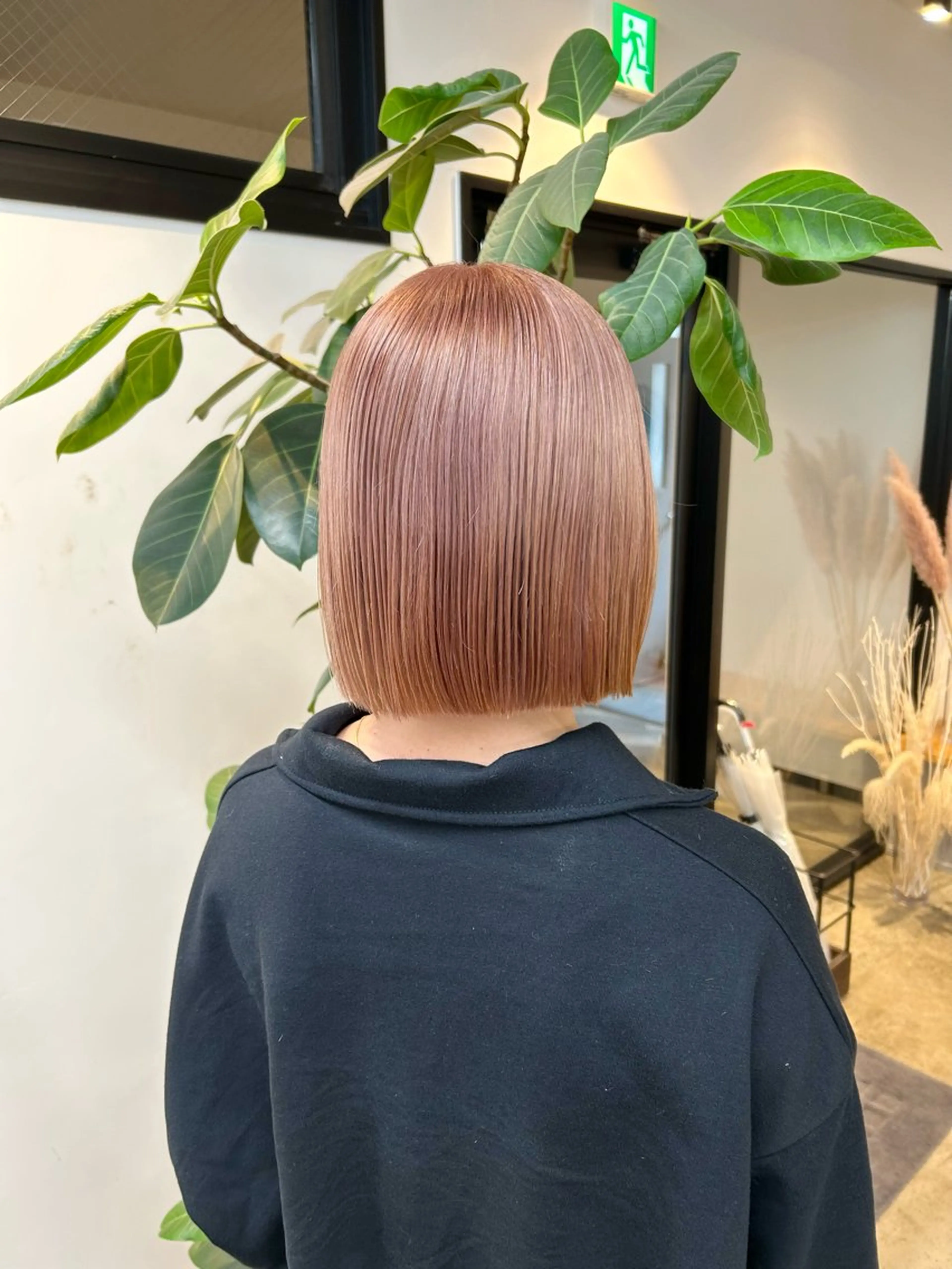ショート カラー ピンクカラー ホワイトピンク ボブ カット ヘアカラー トリートメント KOTOMI .のヘアスタイル