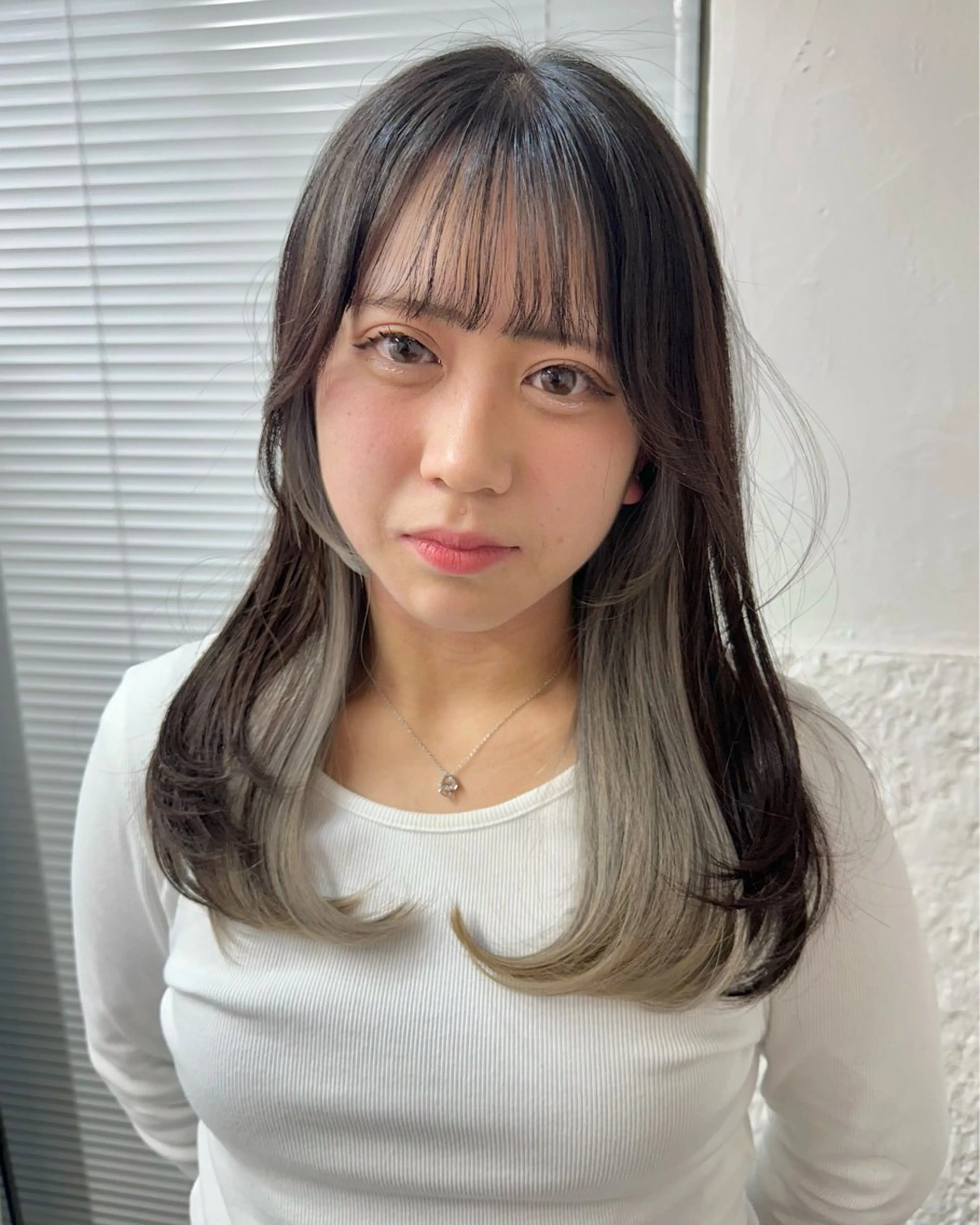 ロング カラー ブリーチ ケアブリーチ ダブルカラー インナーカラー シルバー ヘアカラー トリートメント インナーカラー/レイ ヤーカット♡/マキシのヘアスタイル