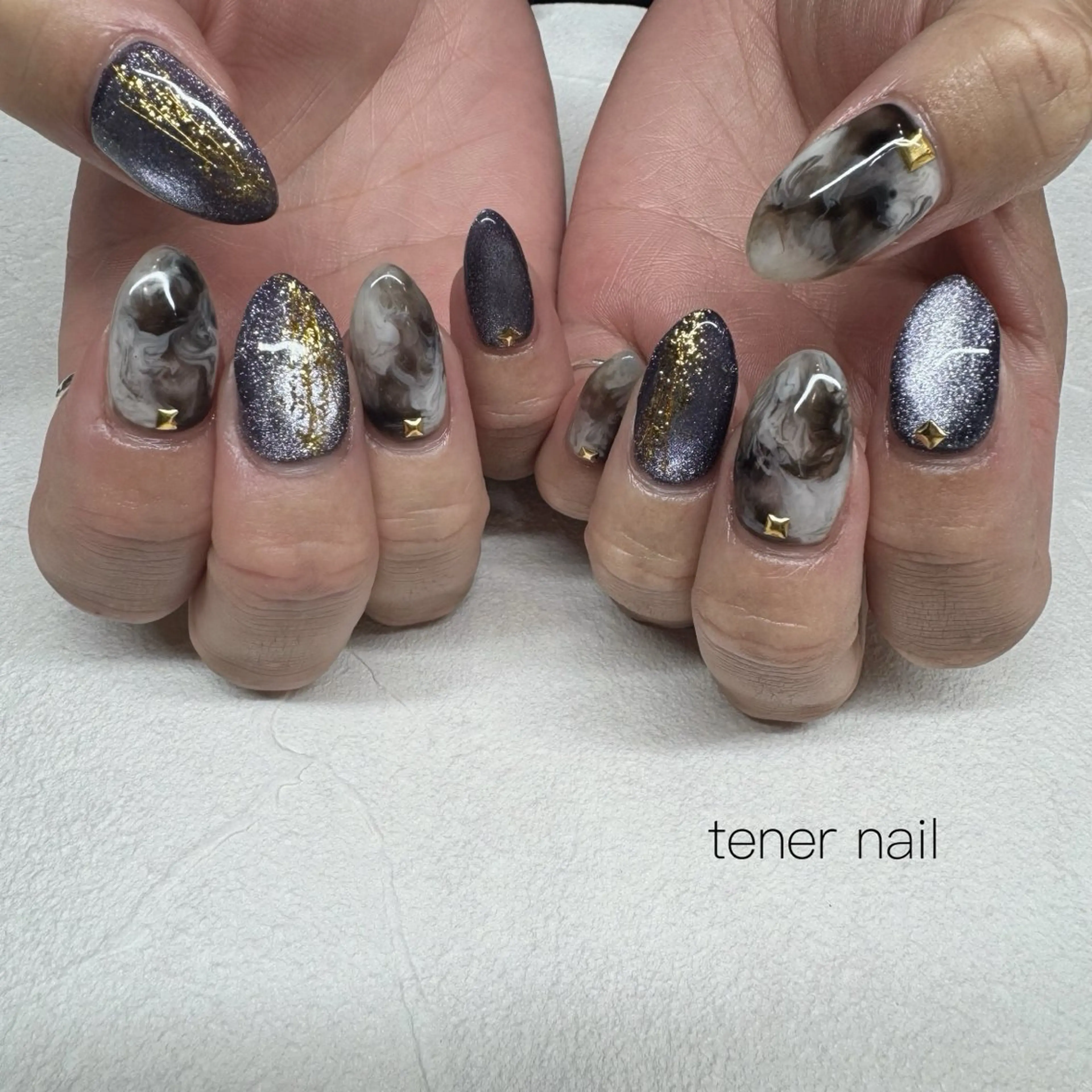 ネイル マグネットネイル 大理石ネイル(マーブル) ハンドネイル tener  nail  テネルネイル所属・テネルネイル tener nailのネイルデザイン