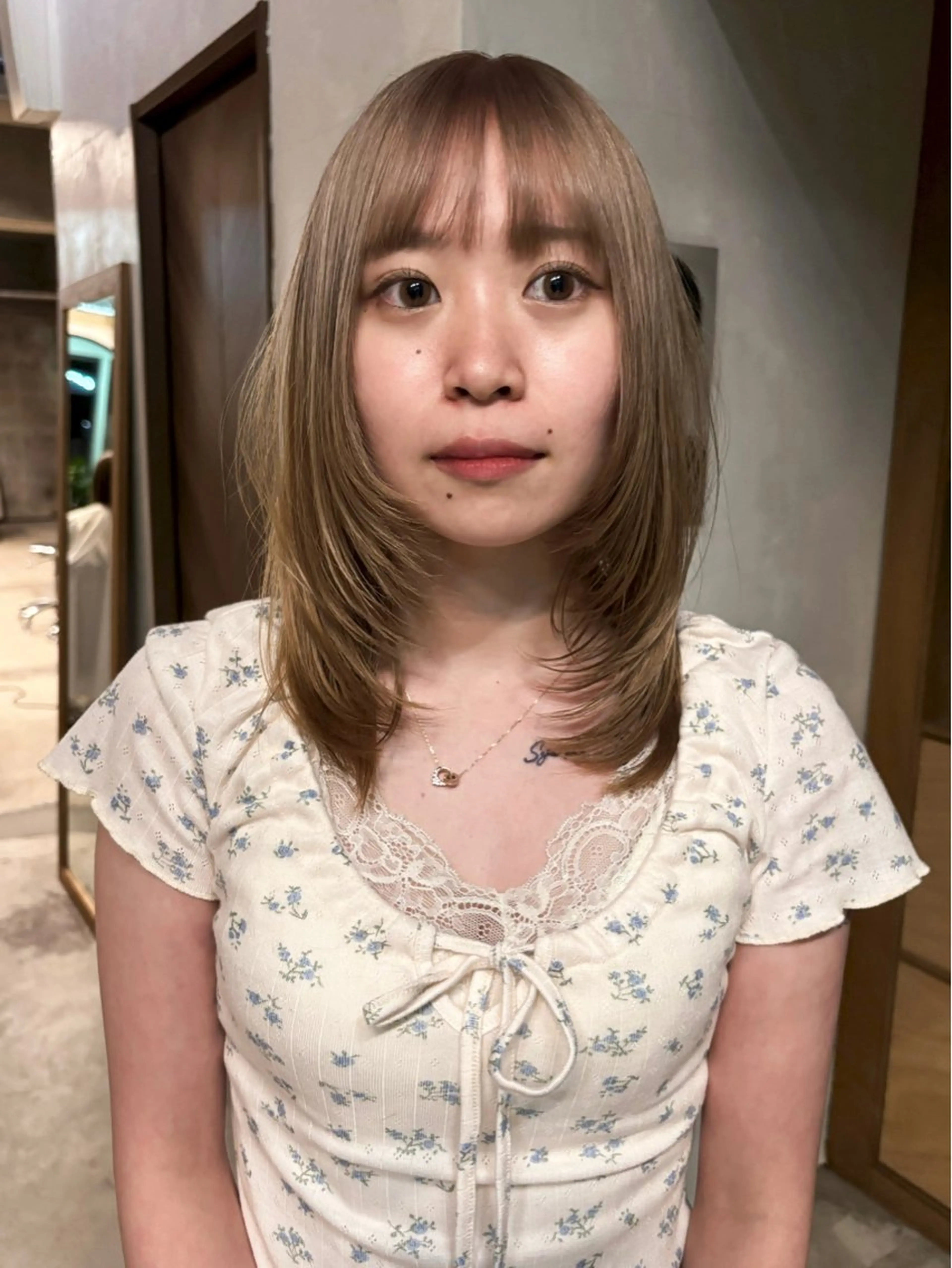 ミディアム カラー ベージュカラー ブリーチ カット ヘアカラー トリートメント こっくりカラー/艶髪 /amy.山口瑞稀のヘアスタイル