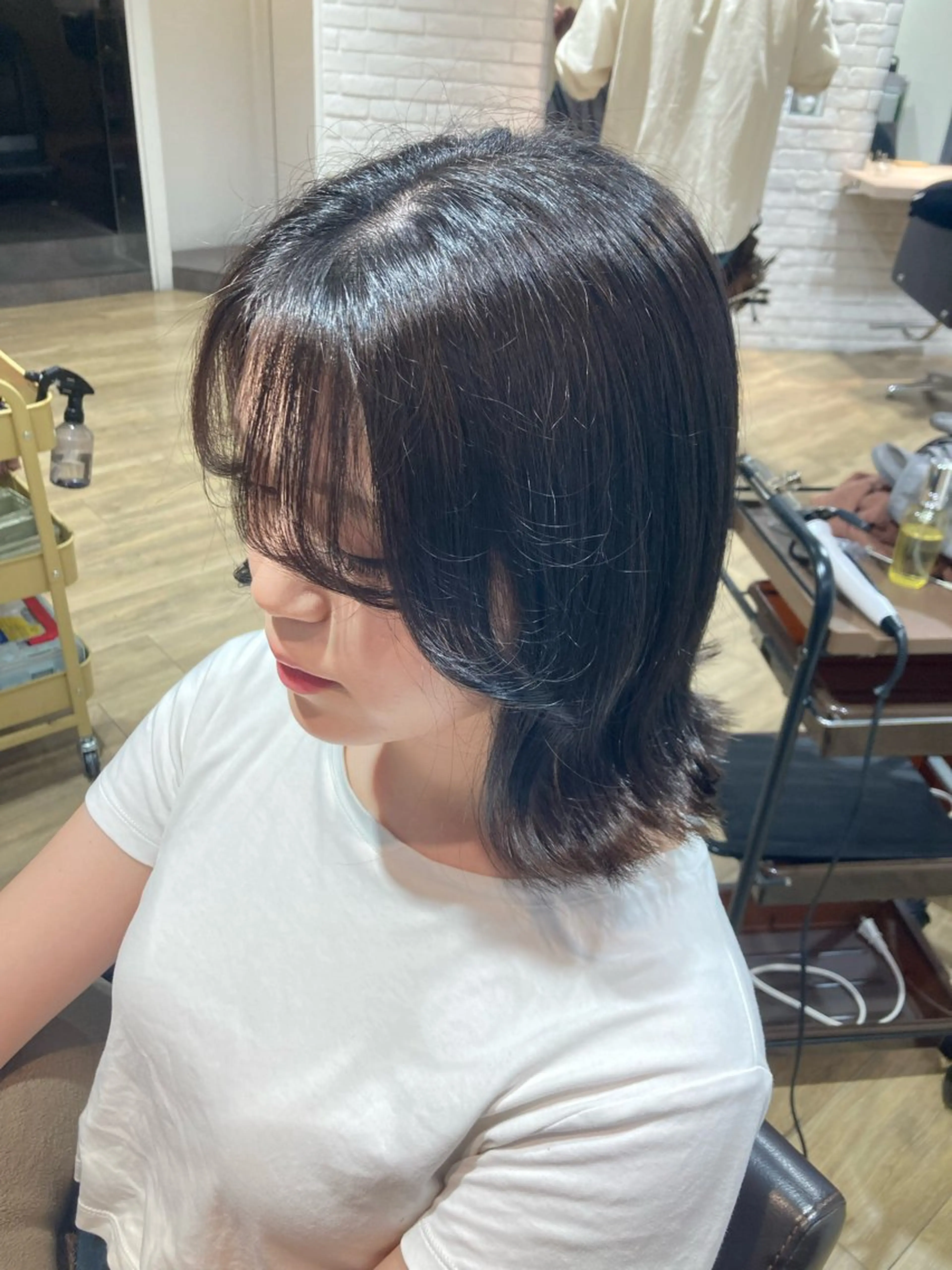 ミディアム 顔周りカット ヘアカラー N+【エヌプラス】所属・川畑 心子のヘアスタイル