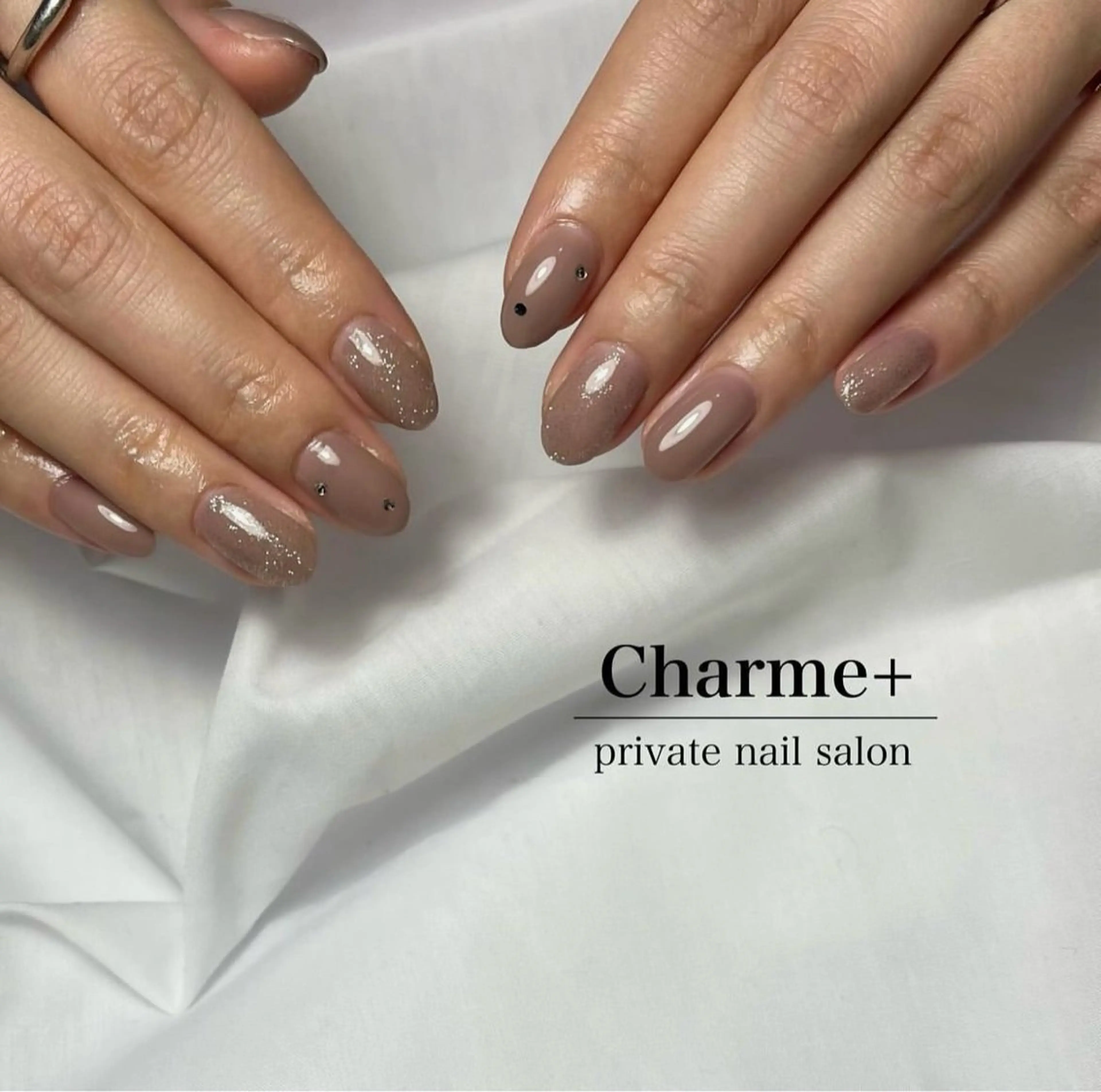 ロング ハンドネイル Aoi .の眉毛・アイブロウイメージ