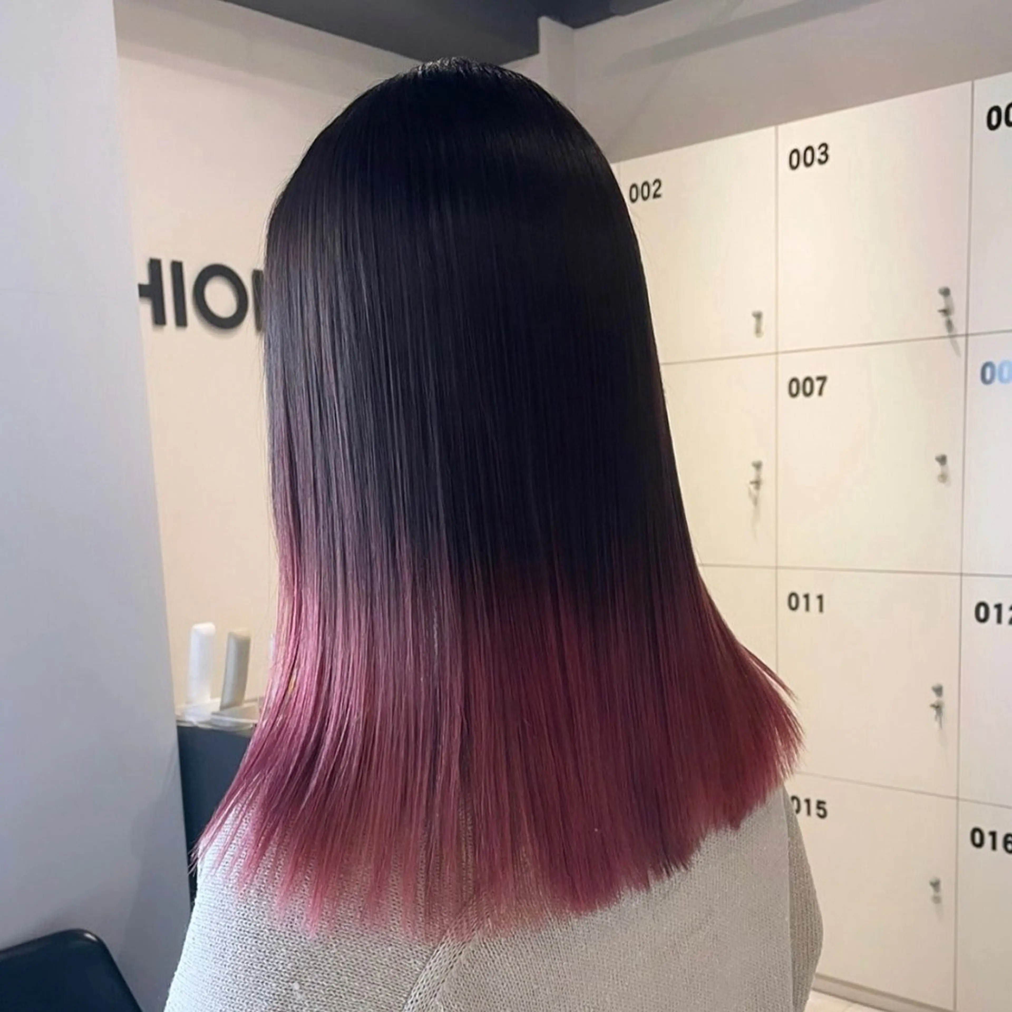 ロング カラー ヘアカラー トリートメント Ameri 新宿所属・𓆩︎🩸個性カラー SAKÜRA𓆪⋆˚のヘアスタイル