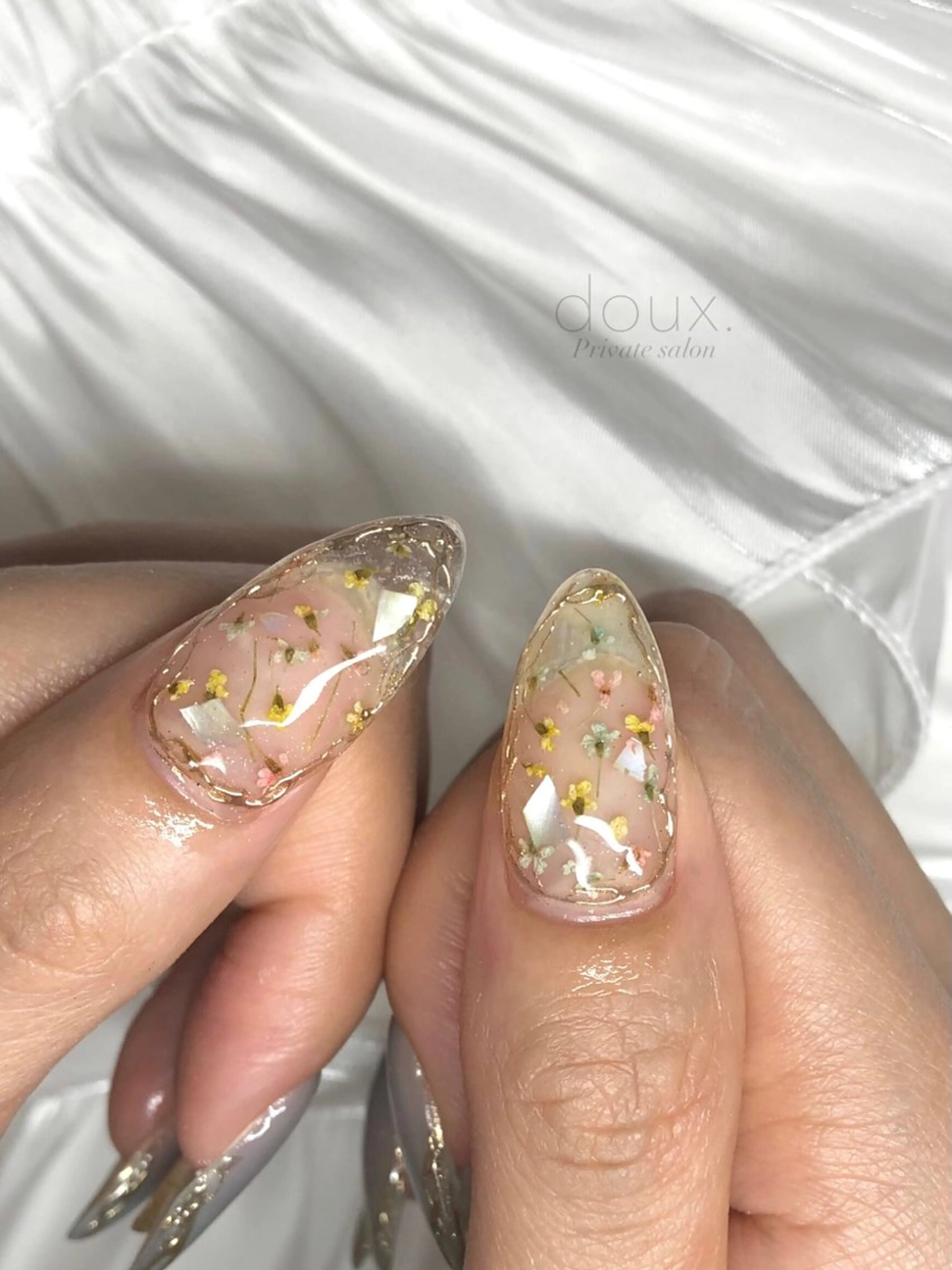 ネイル クリアネイル フラワーネイル 韓国ネイル ミラーネイル ニュアンスネイル ハンドネイル doux. nailのネイルデザイン