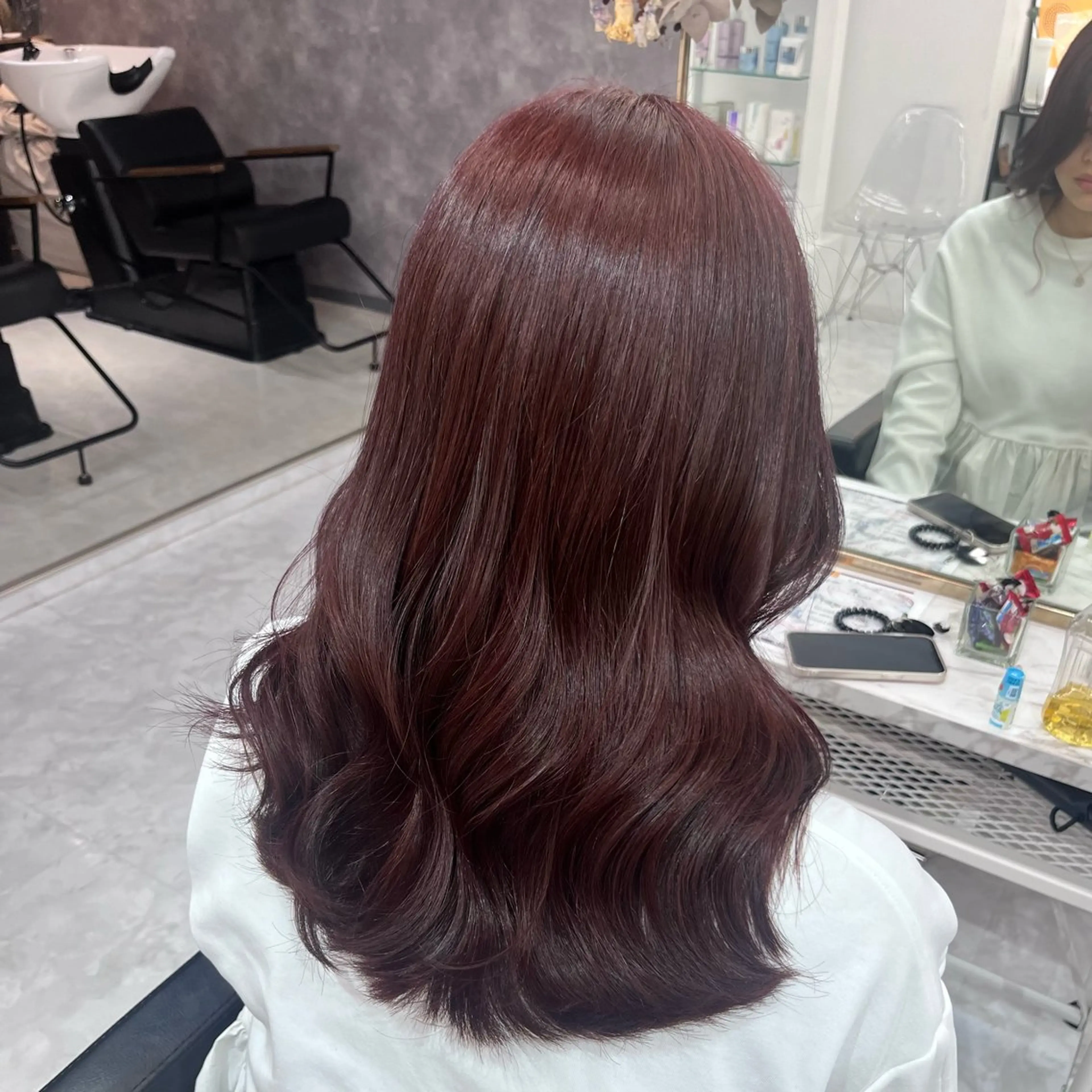 セミロング ヘアカラー 💎艶々ハイトーン MOE💍🤍のヘアスタイル