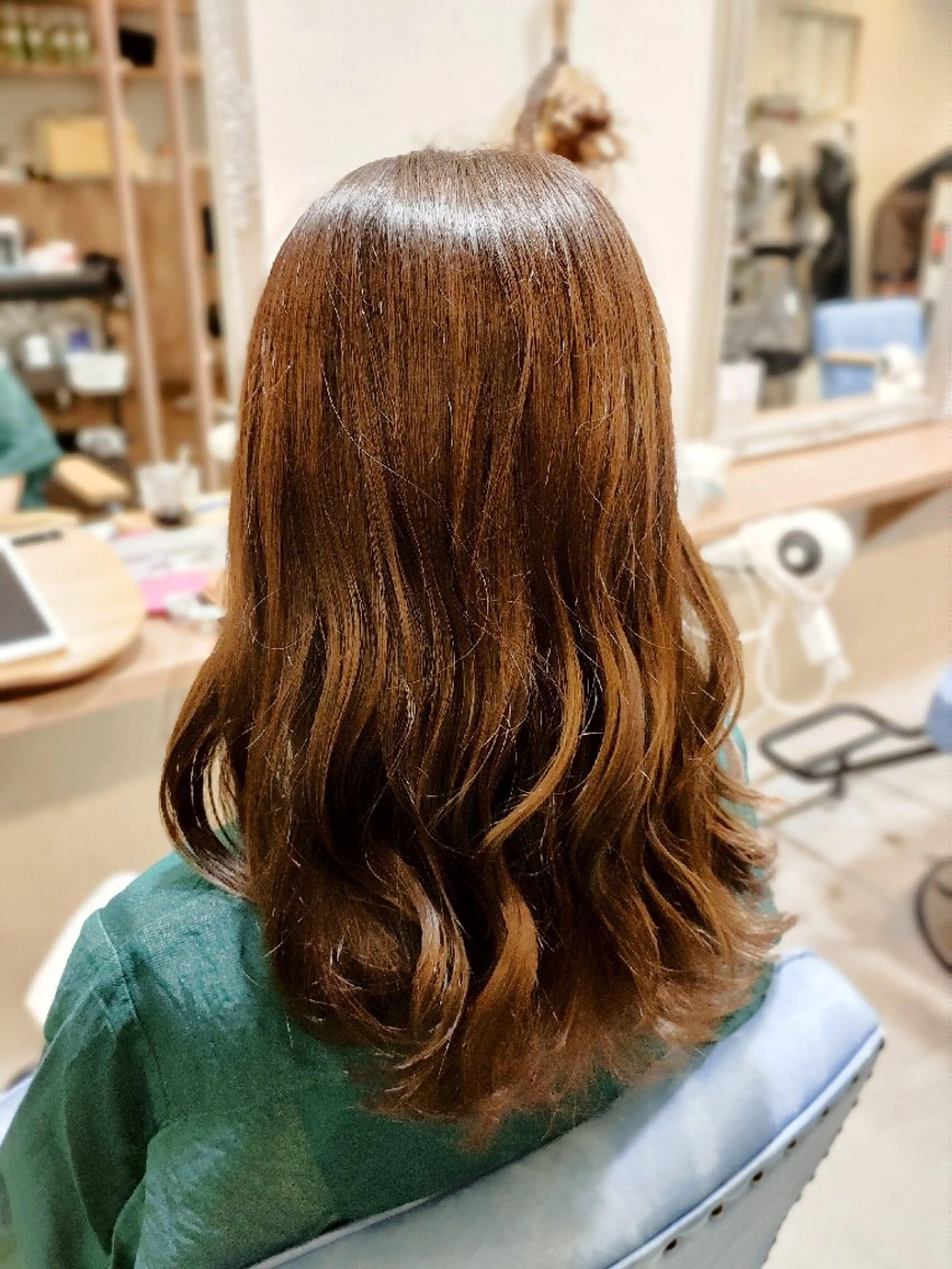 ミディアム ヘアカラー トリートメント hair make CHAINON所属・HIKA ヒカのヘアスタイル
