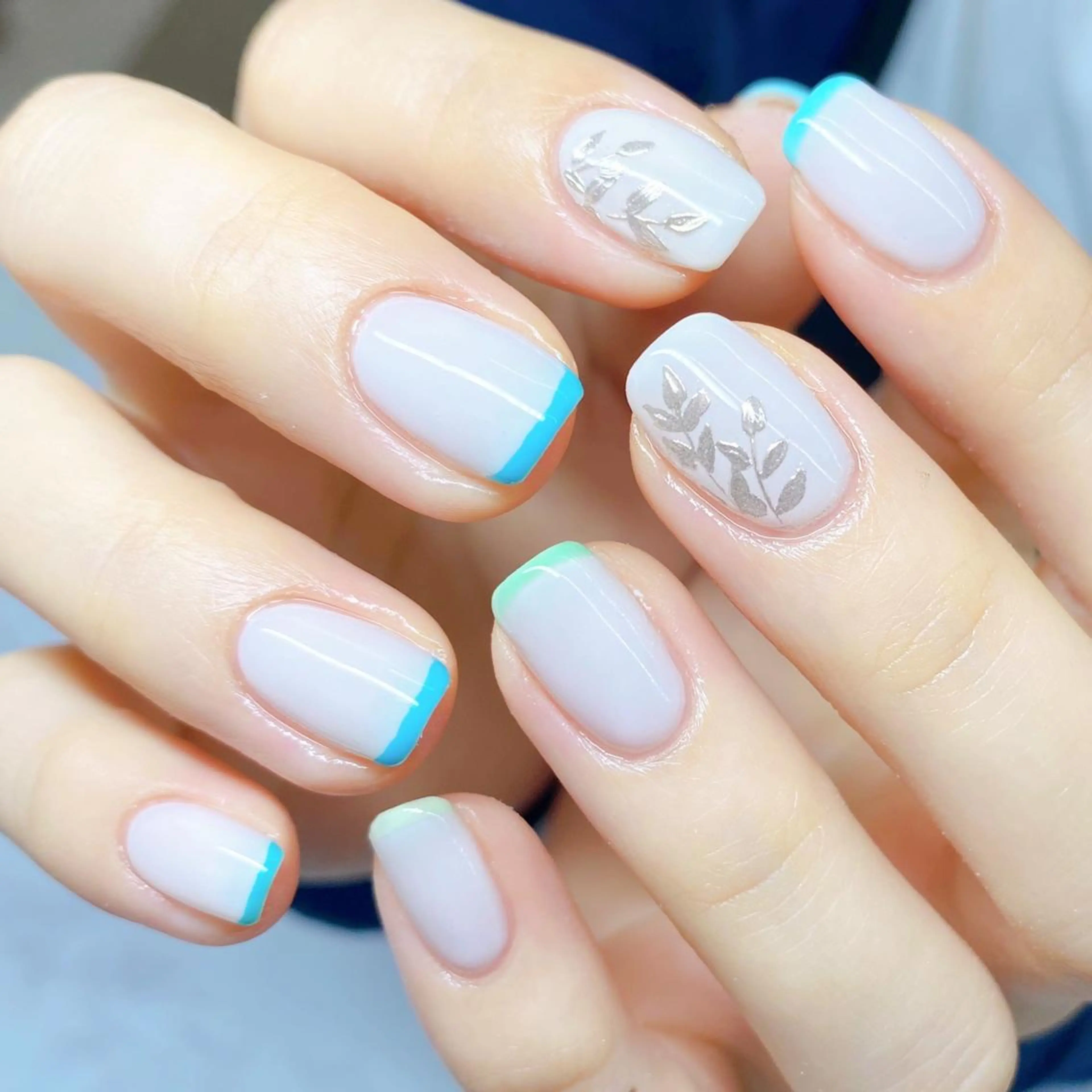 ネイル アートネイル フレンチネイル ゴールド グラデーション グリーン ハンドネイル ハンドケア 💐ka yo💐（東白楽）のネイルデザイン