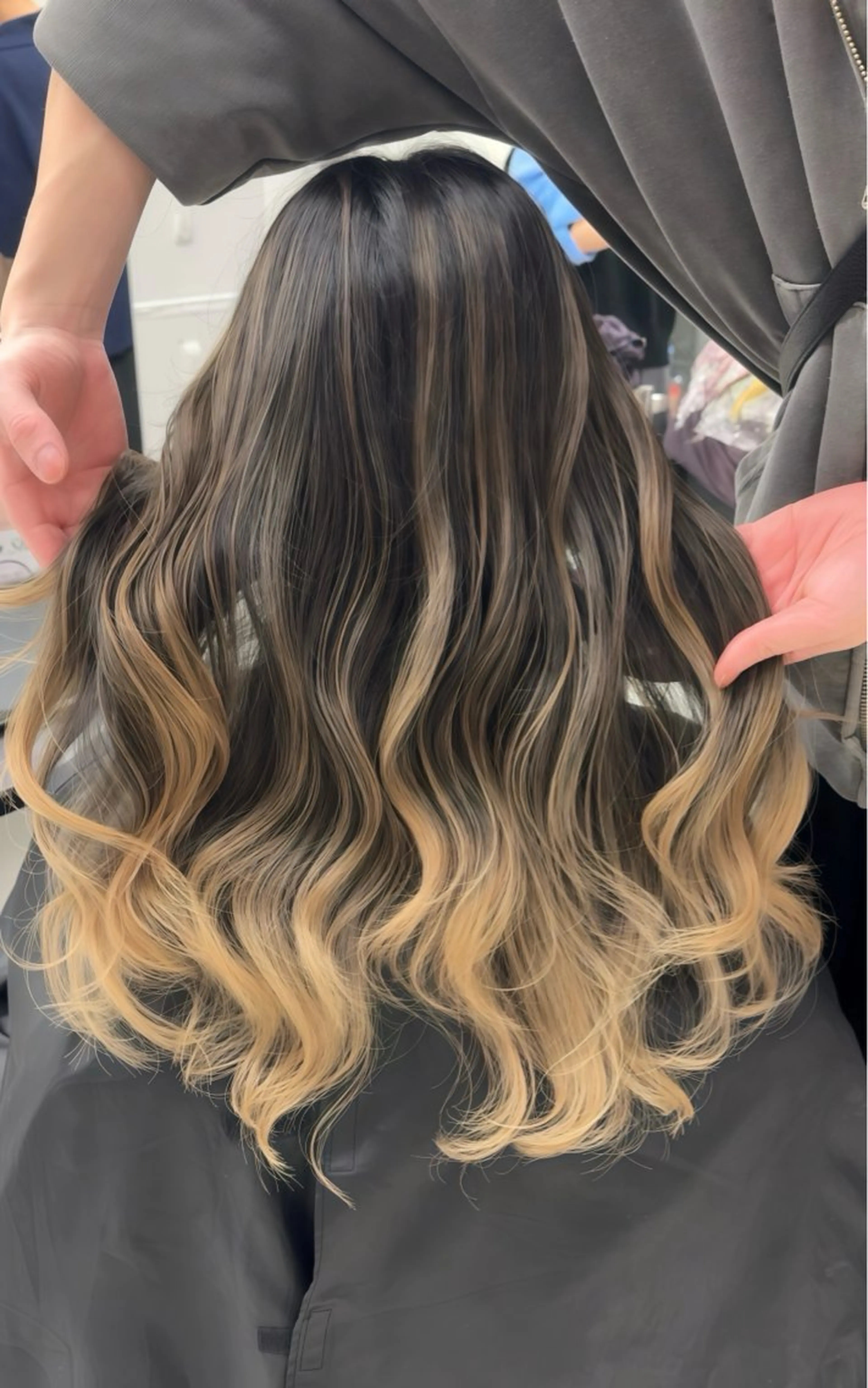 ロング カラー バレイヤージュ レイヤーカット カット ヘアカラー トリートメント ヘアセット Rikuto/原宿 /バレイヤージュのヘアスタイル