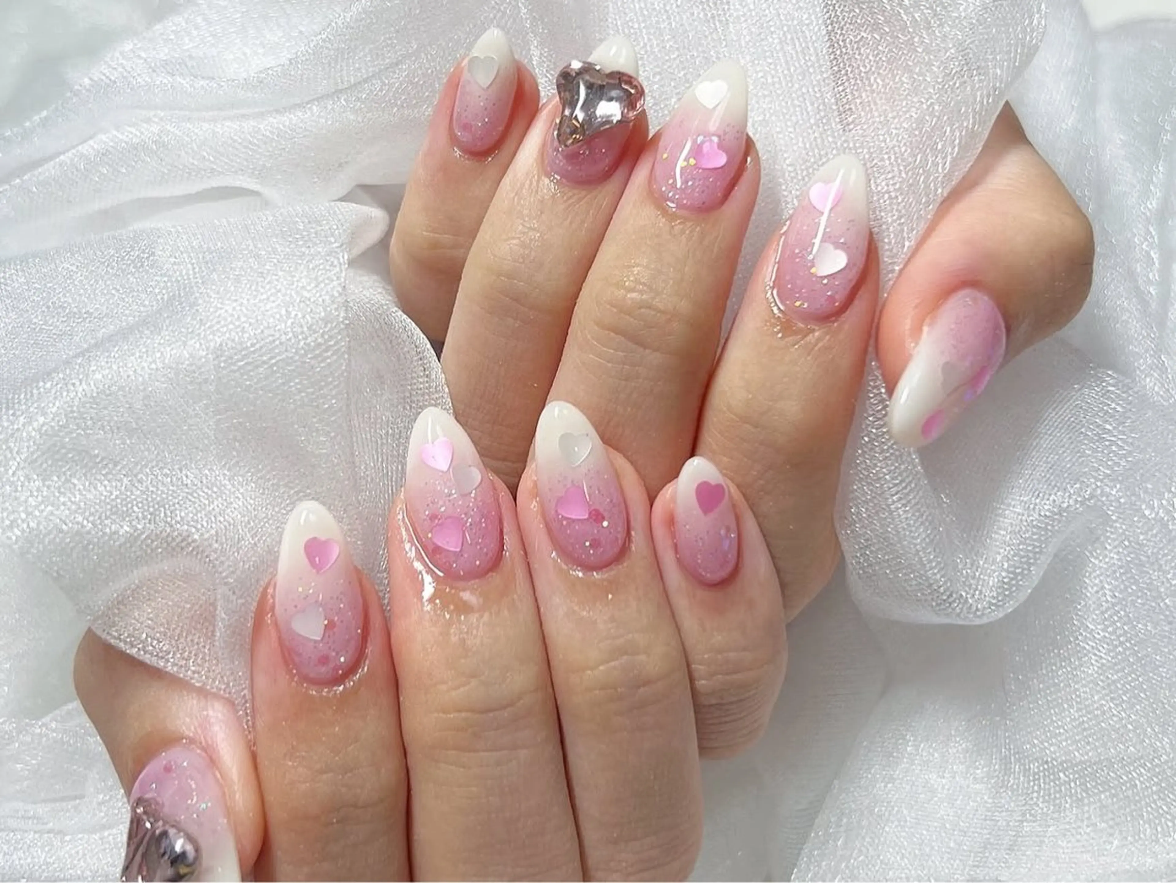 ネイル オーロラネイル フレンチネイル グラデーション 韓国ネイル マグネットネイル ハンドネイル NOA NAILのネイルデザイン