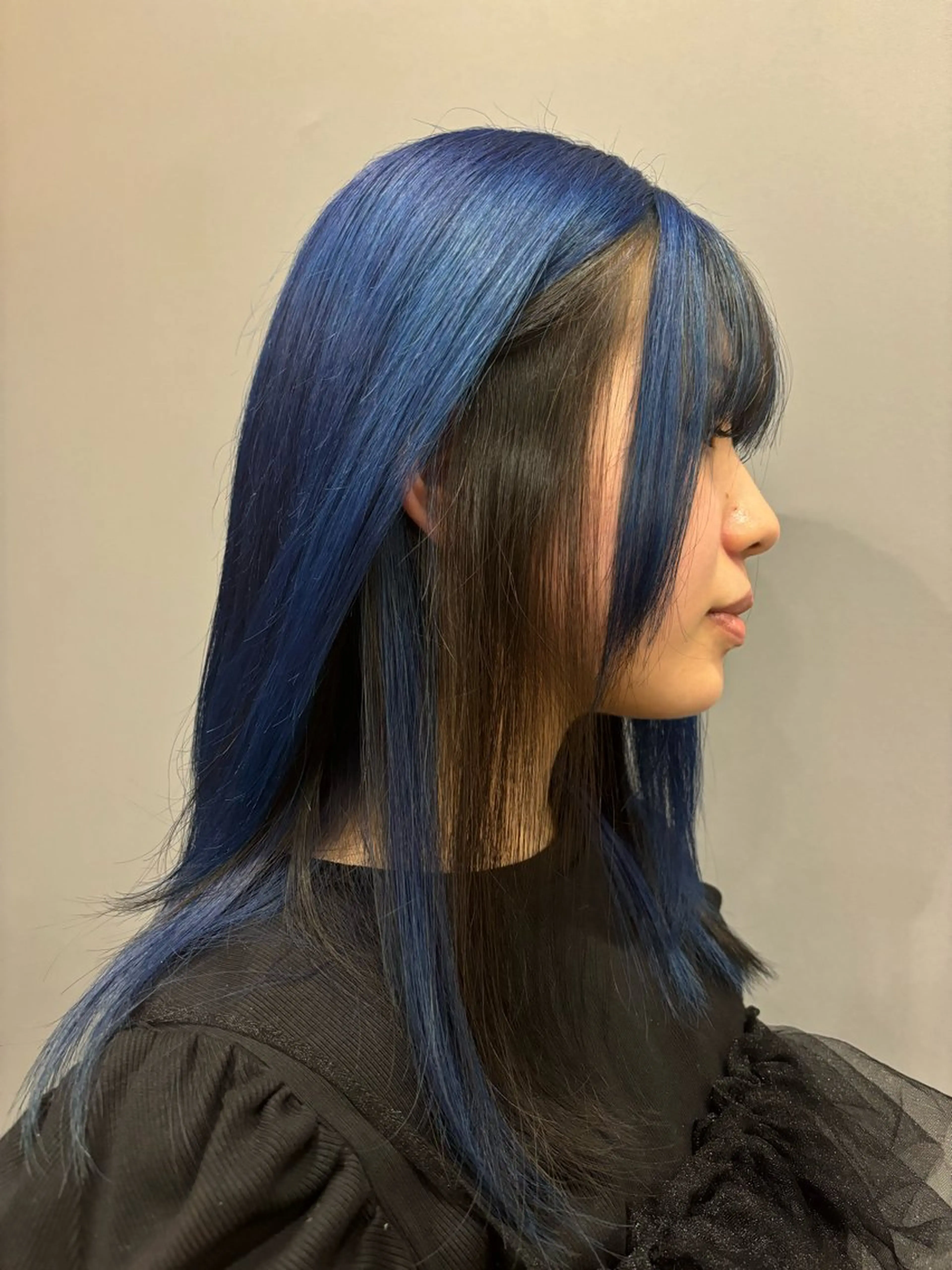 セミロング カラー 黒髪 ブルーカラー デザインカラー ヘアカラー 🌙GLITTER 菱沼孝将🌙のヘアスタイル