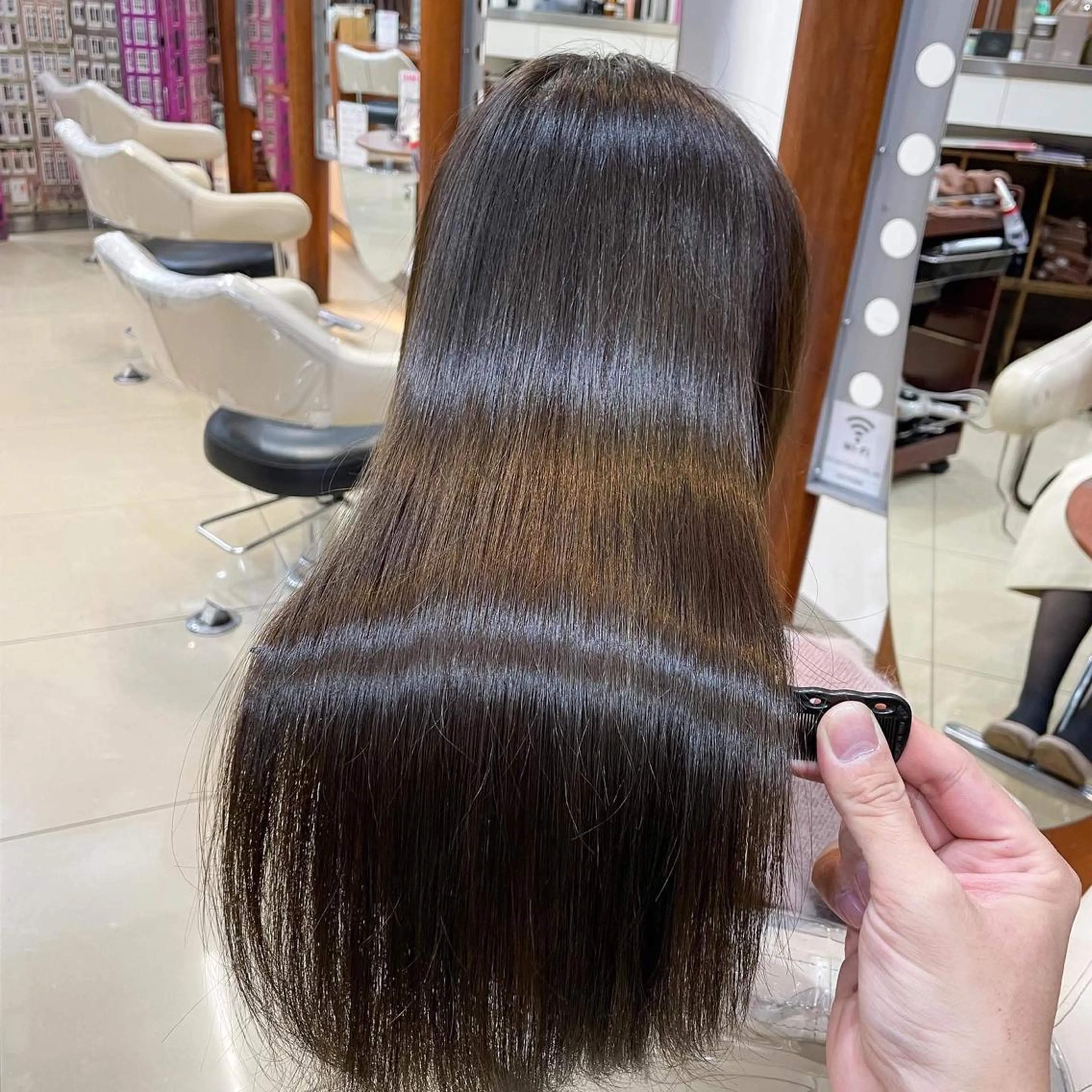 セミロング パーマ 縮毛矯正 トリートメント 縮毛矯正/髪質改善 /レイヤー　山川春輝のヘアスタイル