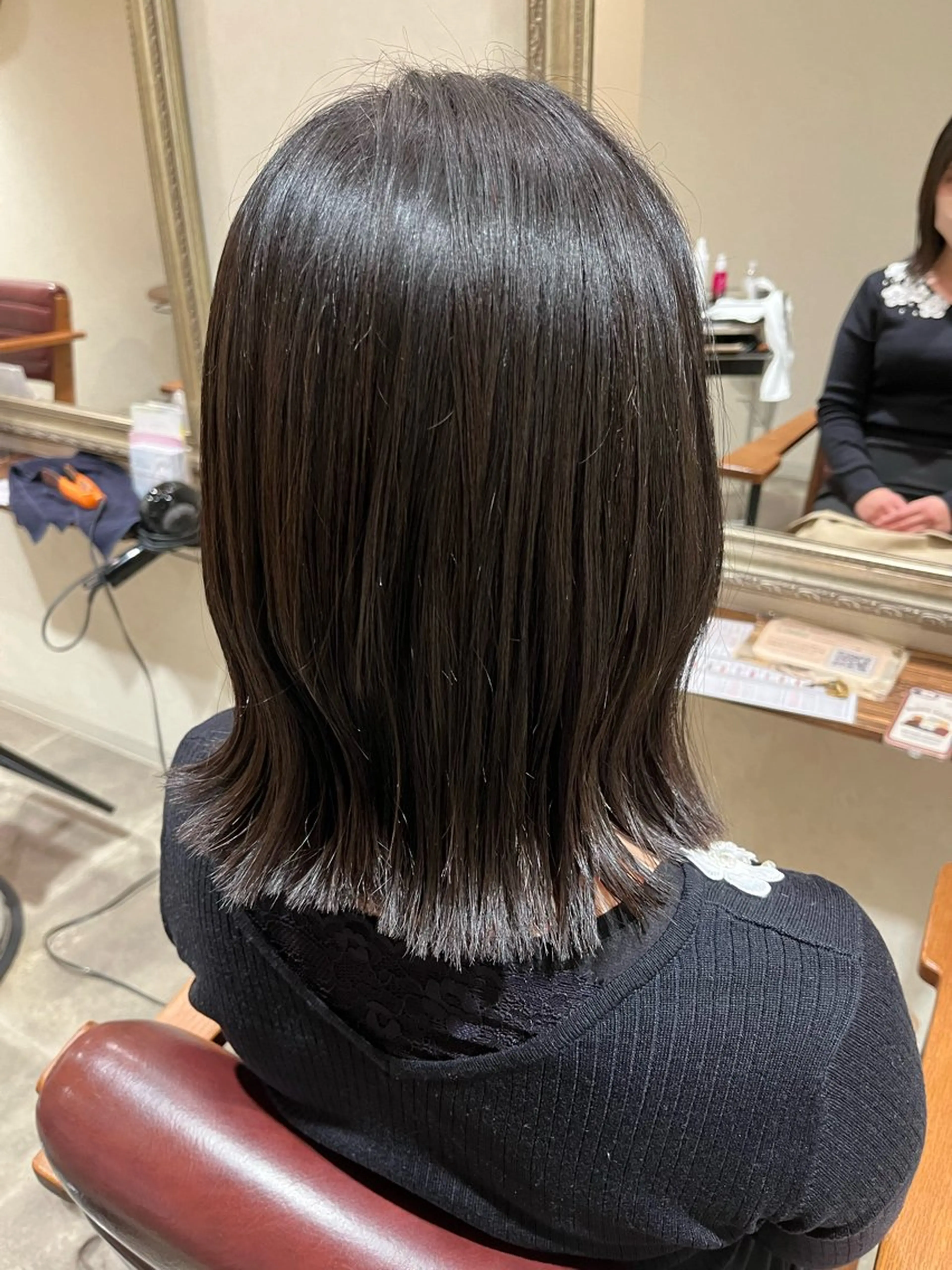 ミディアム 外ハネヘア 西川 舞彩のヘアスタイル