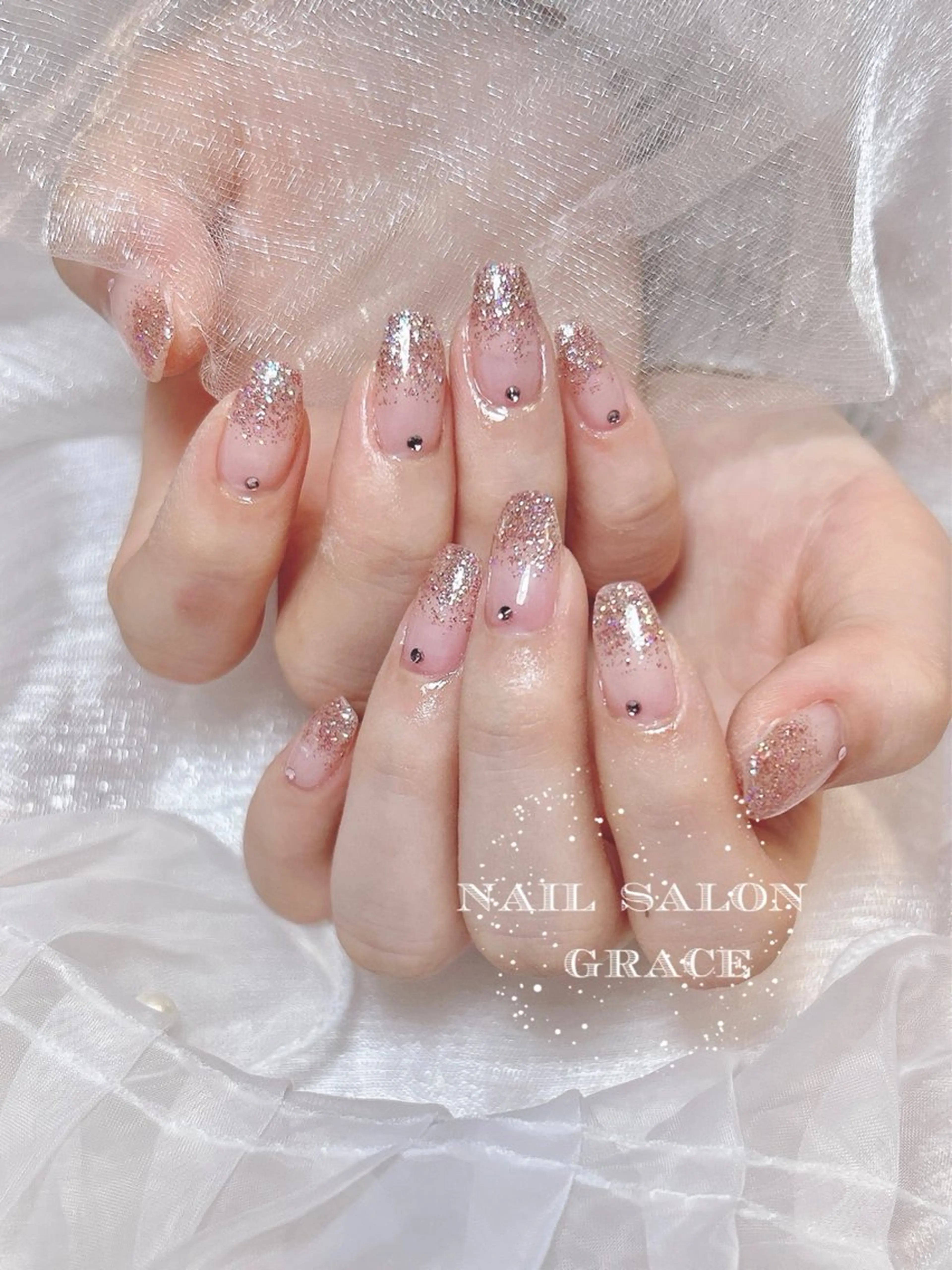 ネイル ラメ(グリッター) ラメグラデーション ストーンネイル ハンドネイル nailsalon GRACE所属・GRACE nailのネイルデザイン