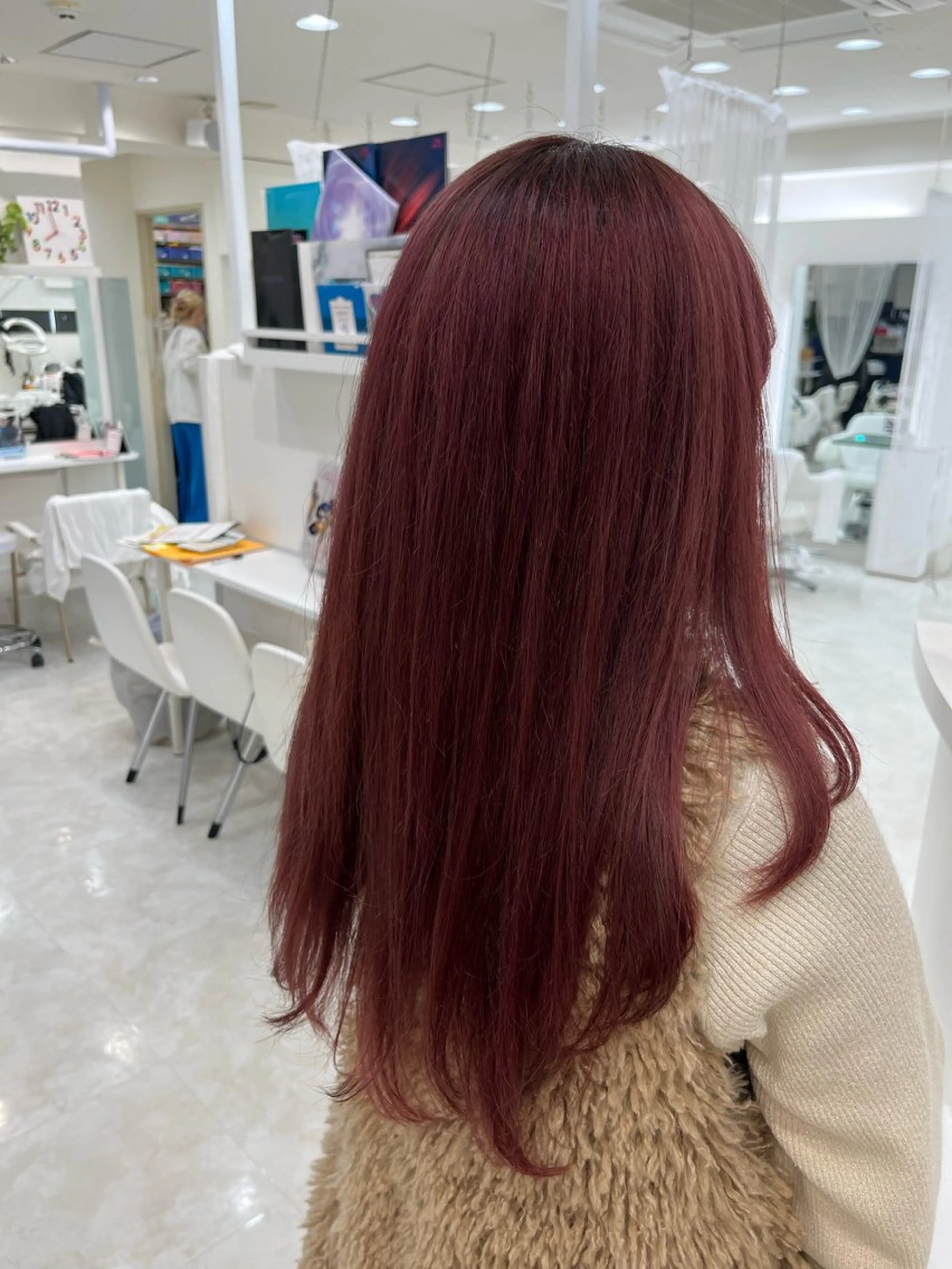ロング カラー カシス ピンクカラー カット ヘアカラー 山森 大地のヘアスタイル