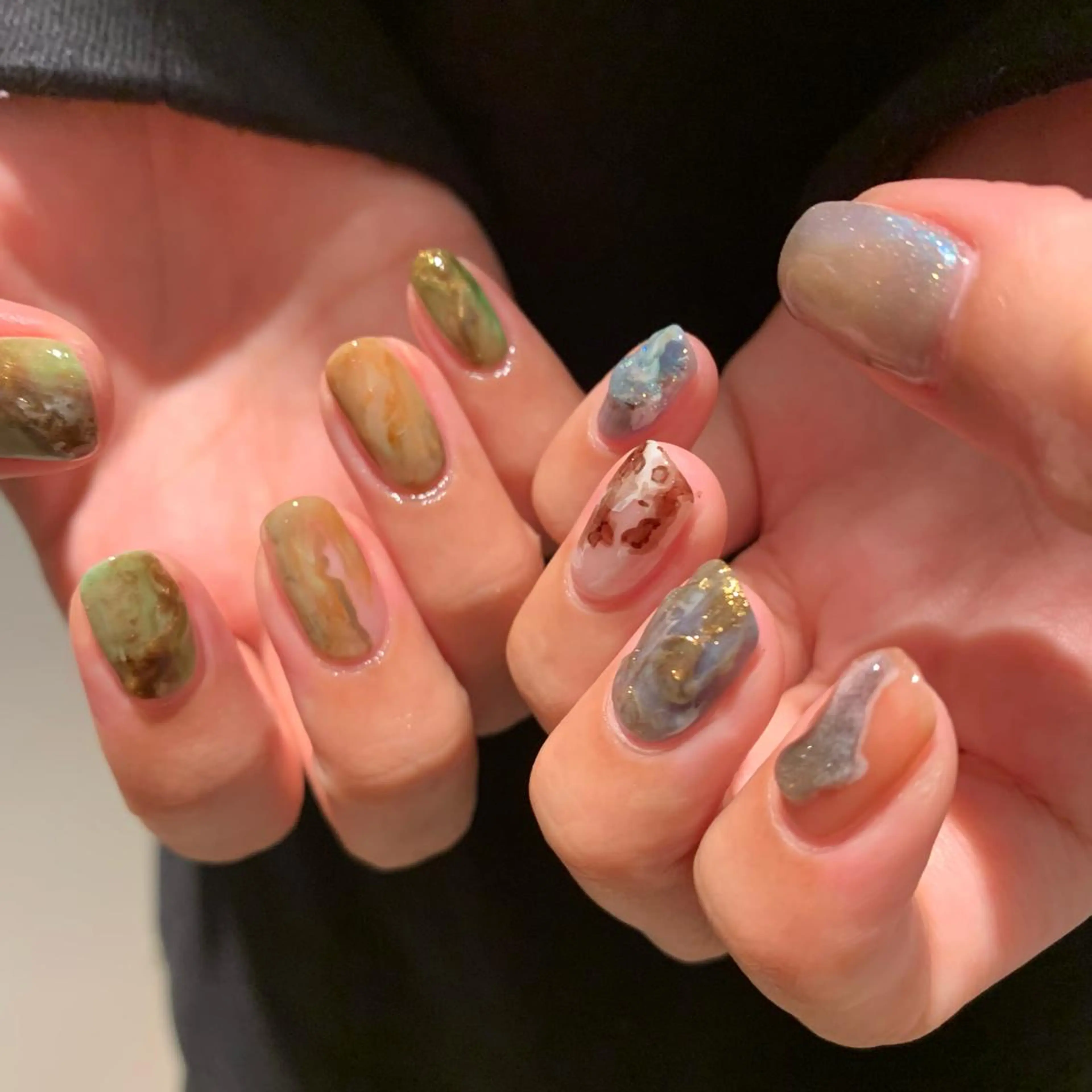 ネイル マグネットネイル ハンドネイル 佐藤 穂乃香のネイルデザイン