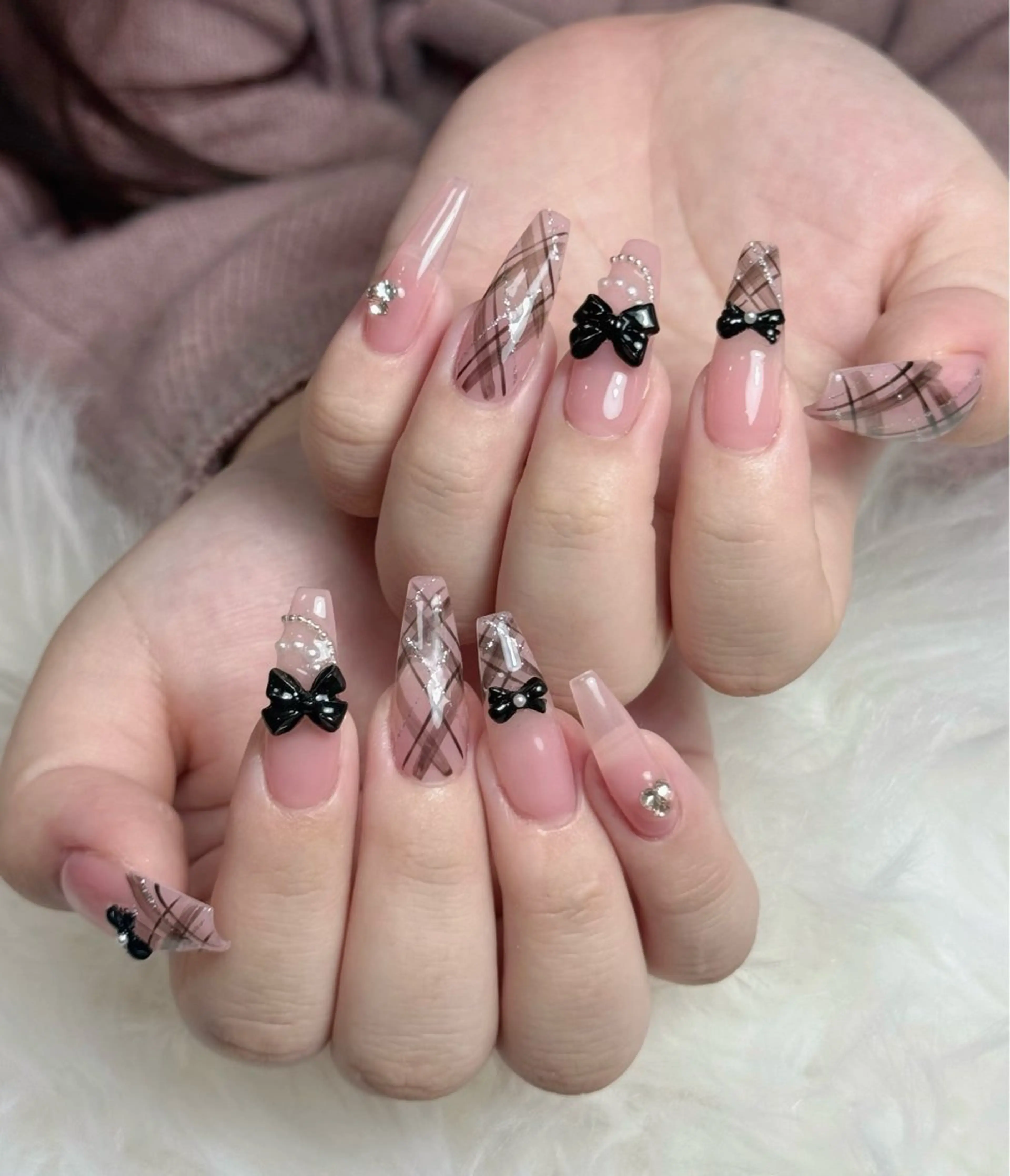 ネイル フレンチネイル ジェルネイル キラキラネイル 韓国ネイル マグネットネイル Julli nail studio所属・Julli NailStudioのネイルデザイン