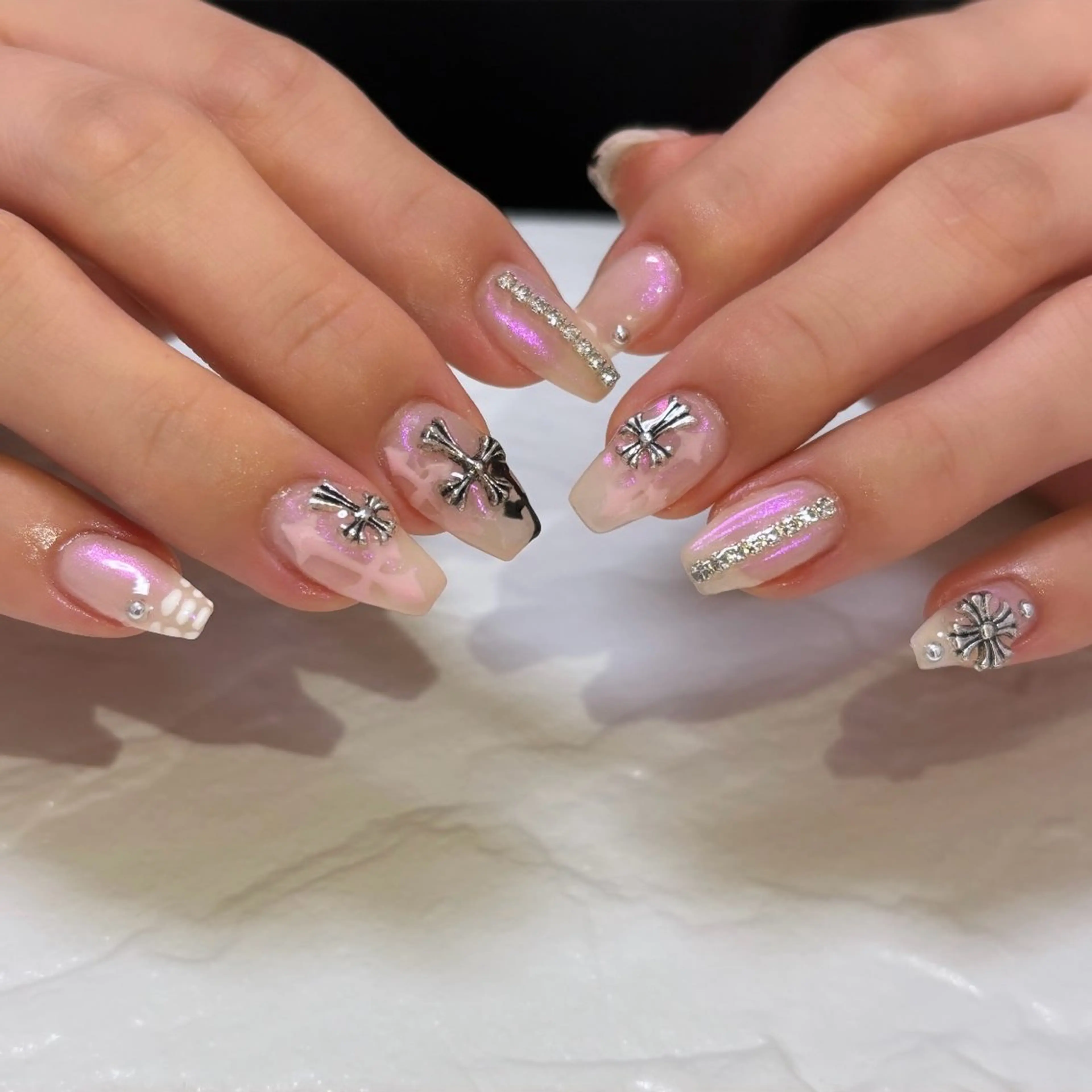 ネイル ハンドネイル フットネイル nail salon minuitのマツエク・マツパデザイン