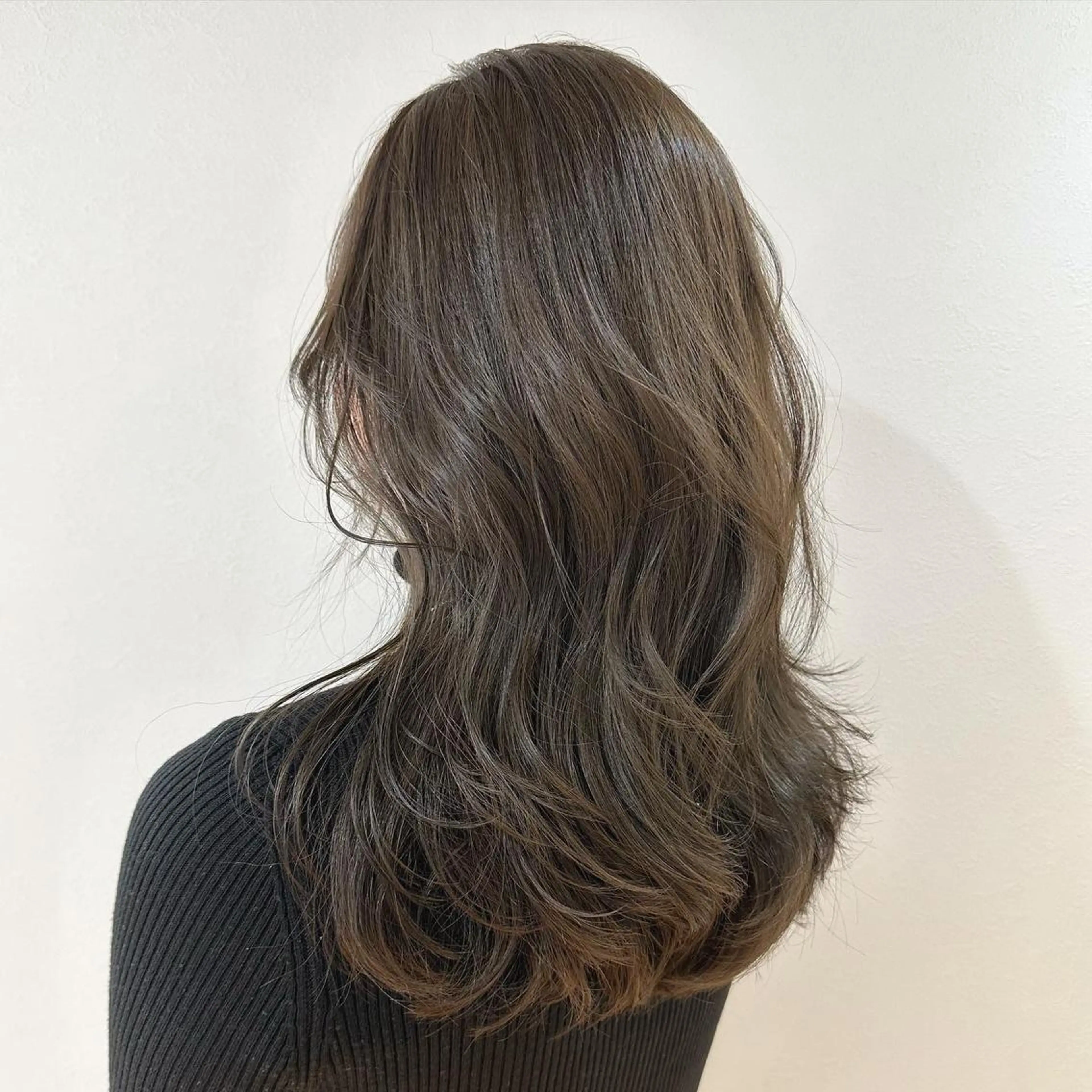 セミロング カラー ヘアカラー トリートメント TRENCH　相澤 果歩のヘアスタイル