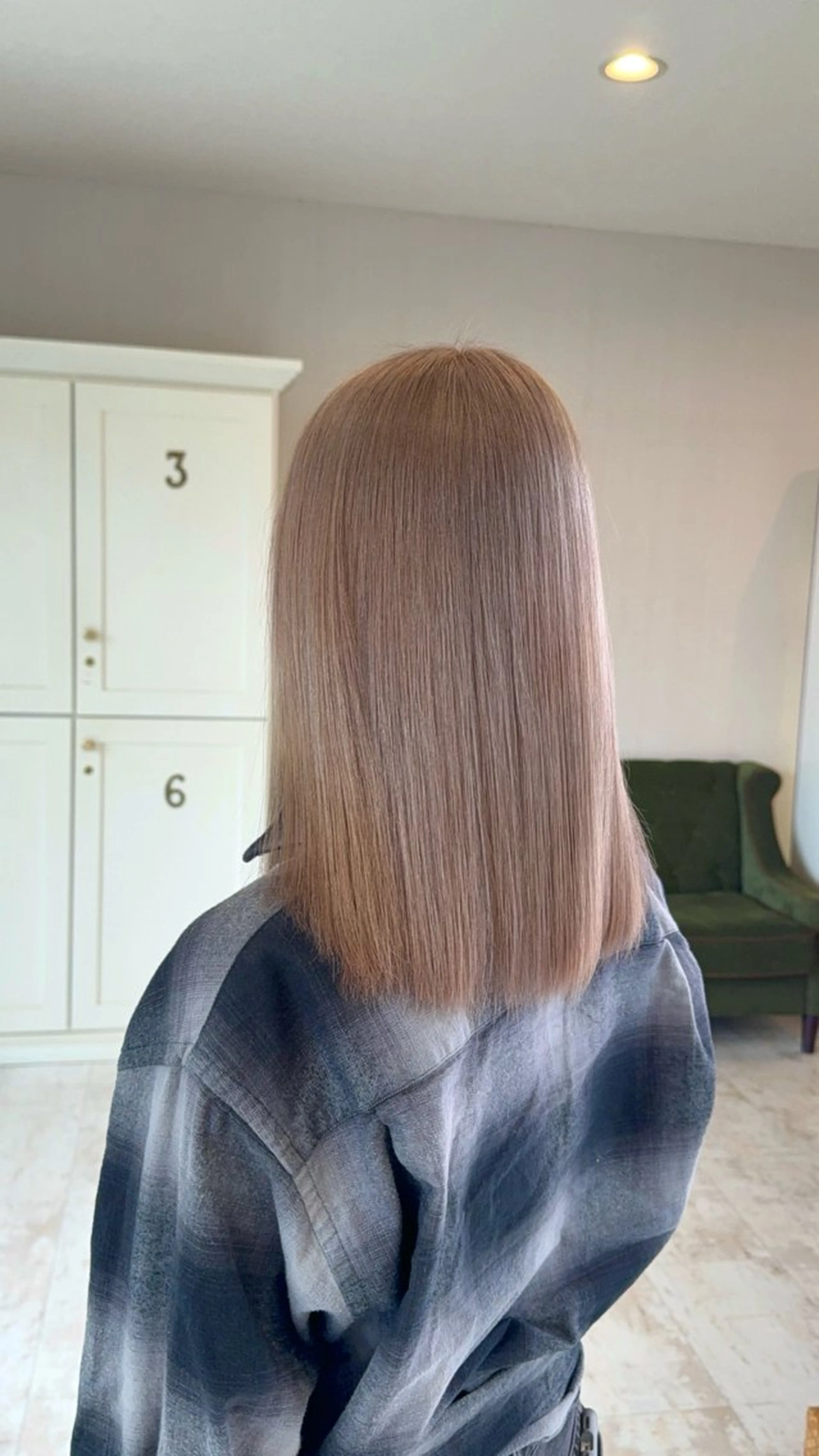 ロング ヘアカラー 小森 翔太のヘアスタイル