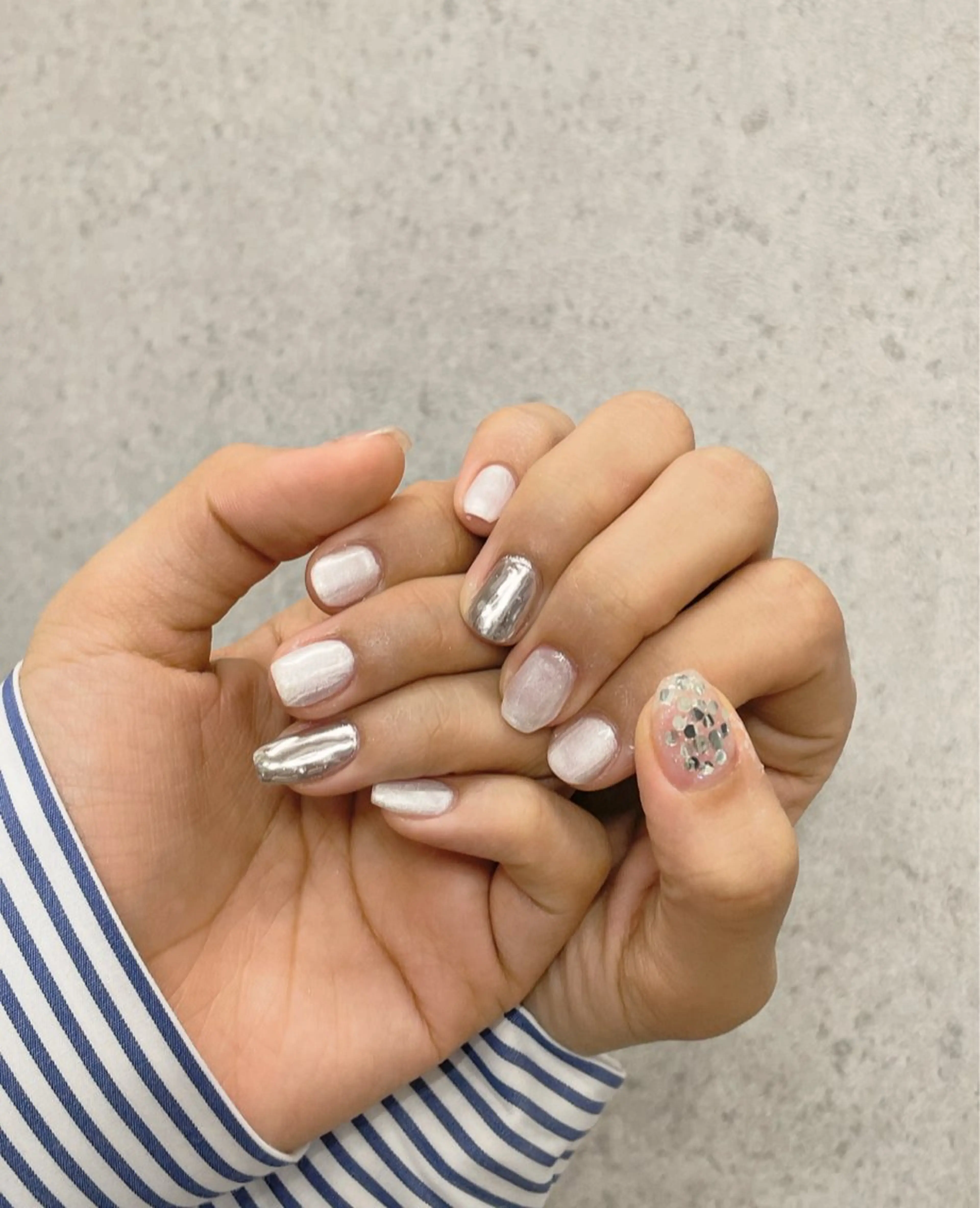 ネイル ラメ(グリッター) シンプルネイル TRU NAIL&EYE立川所属・TRU ちはるのネイルデザイン