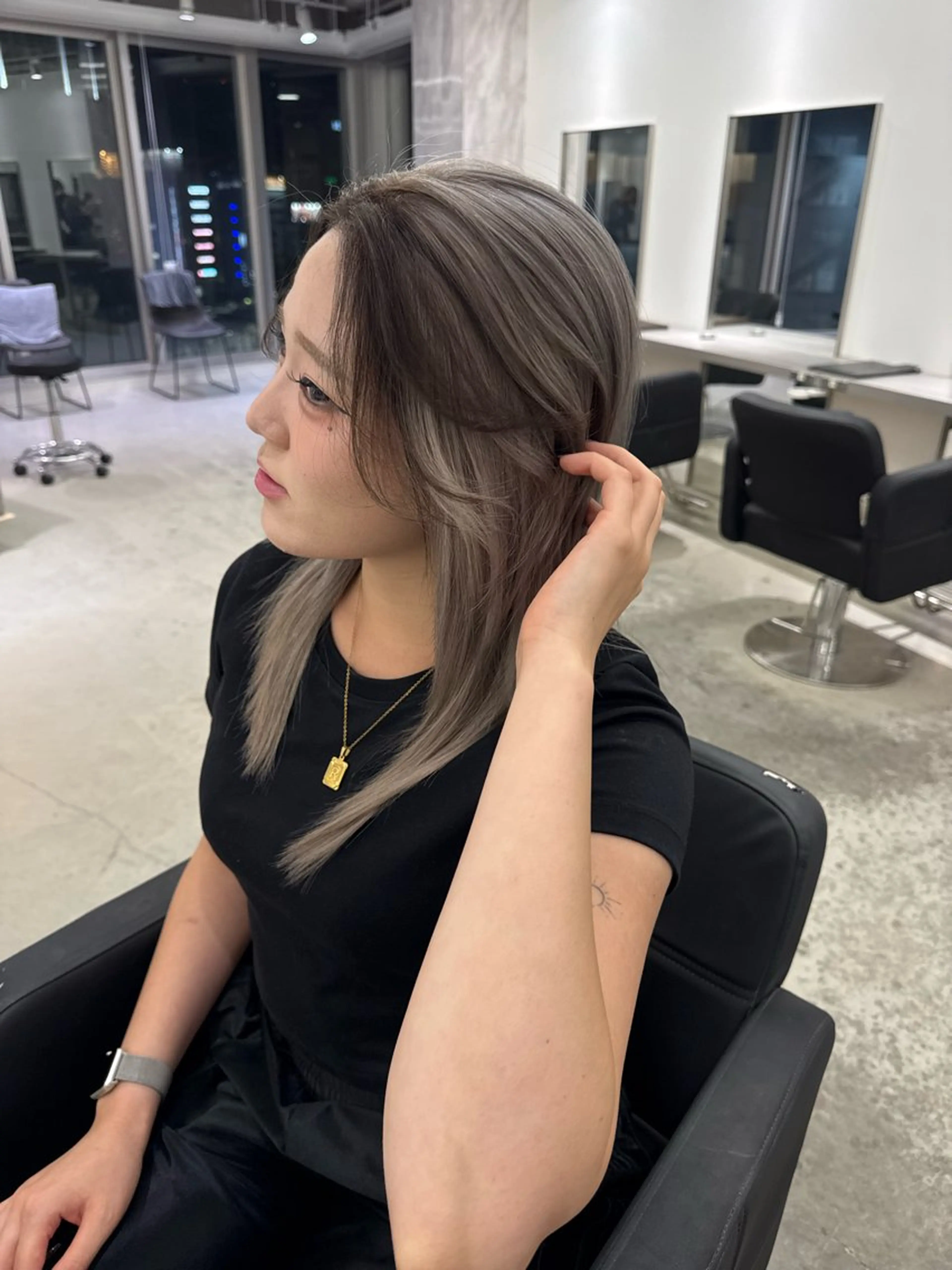 ロング カラー ヘアカラー トリートメント 店長 MANAMI /ブリーチ/骨格ボブのヘアスタイル