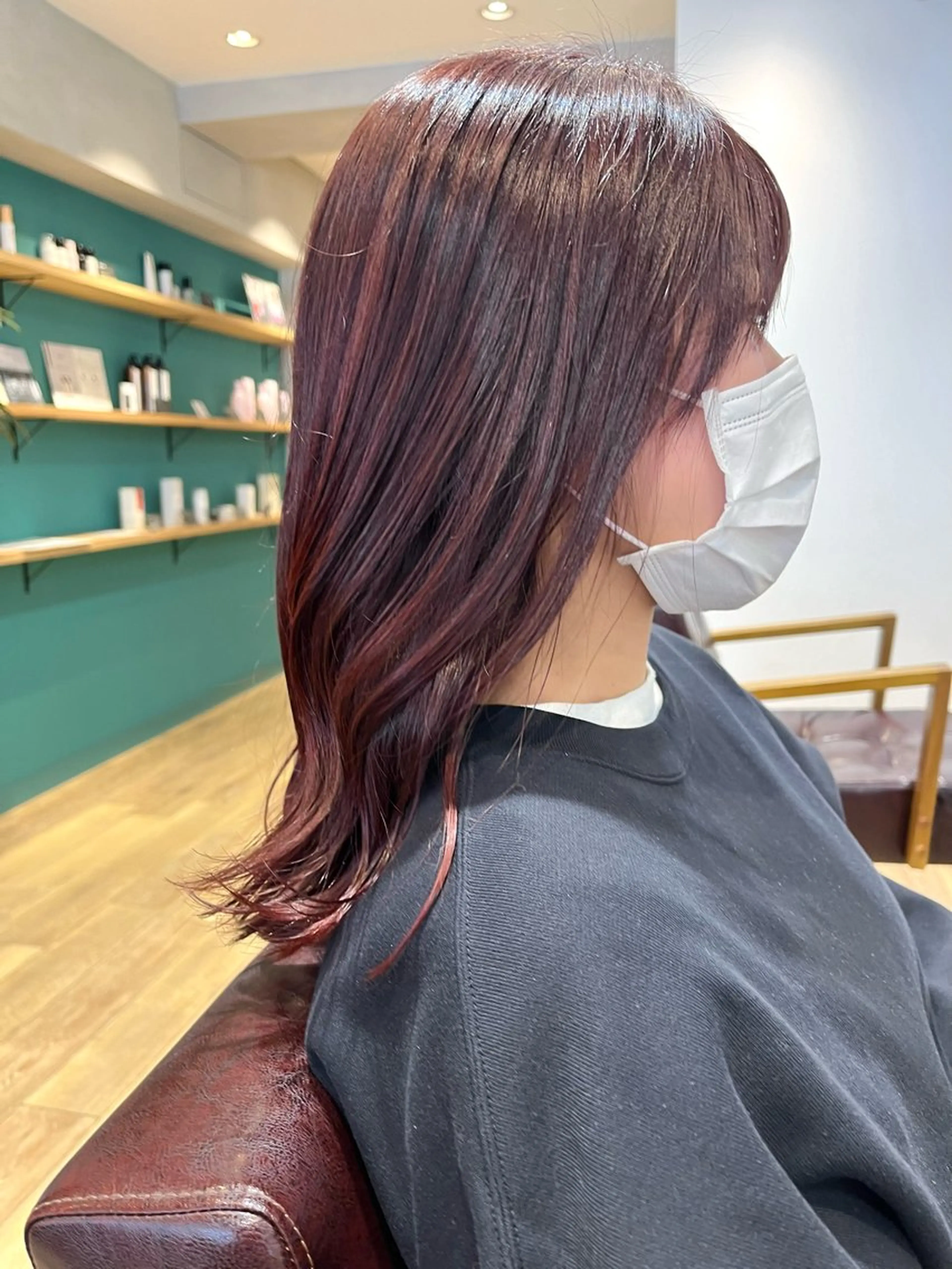 ミディアム カラー ヘアカラー トリートメント 切りっぱなしボブ ×暖色🌷江梨🍎のヘアスタイル