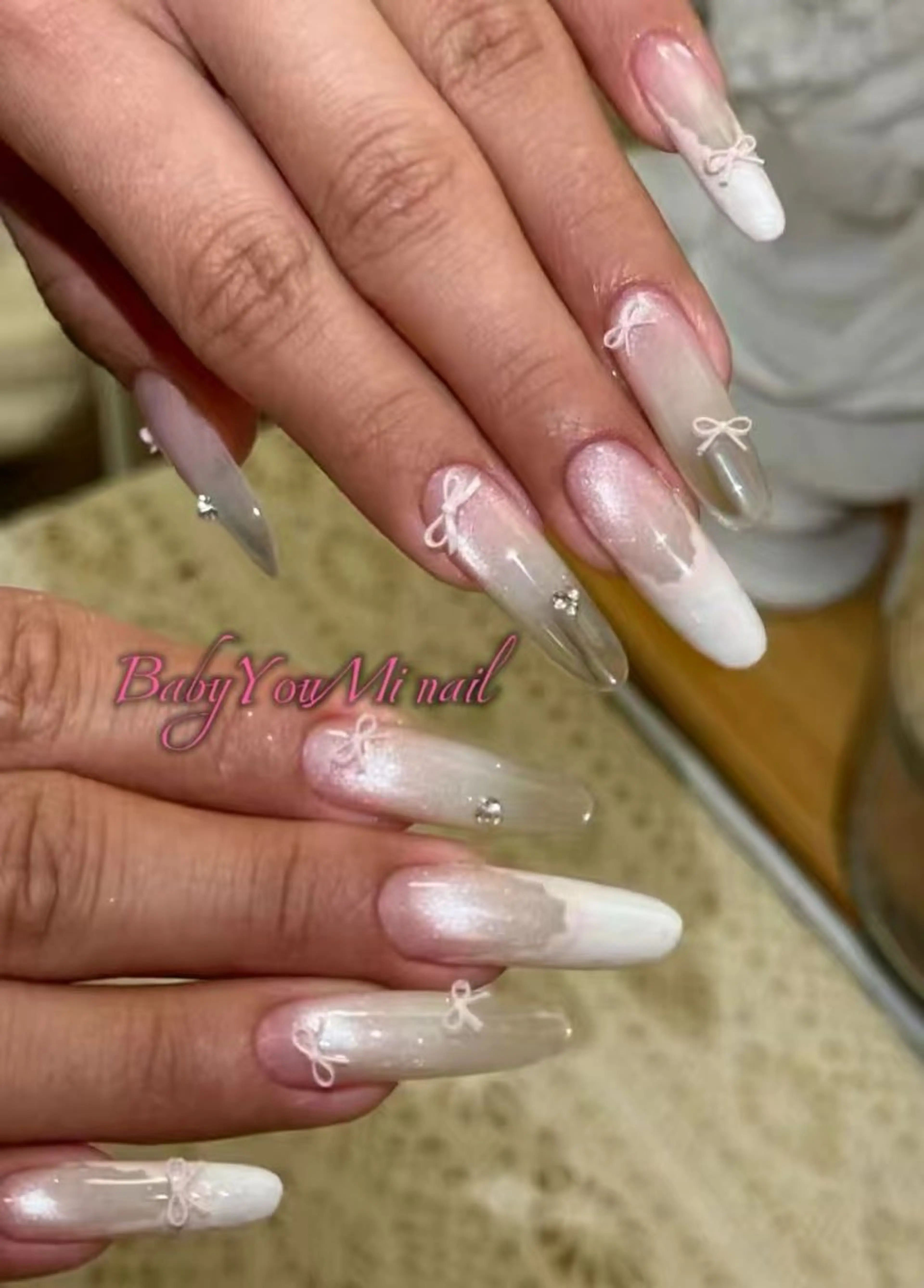 ネイル オーロラネイル フラワーネイル フットネイル フレンチネイル ジェルネイル ハンドネイル BabyYouMi nailのネイルデザイン