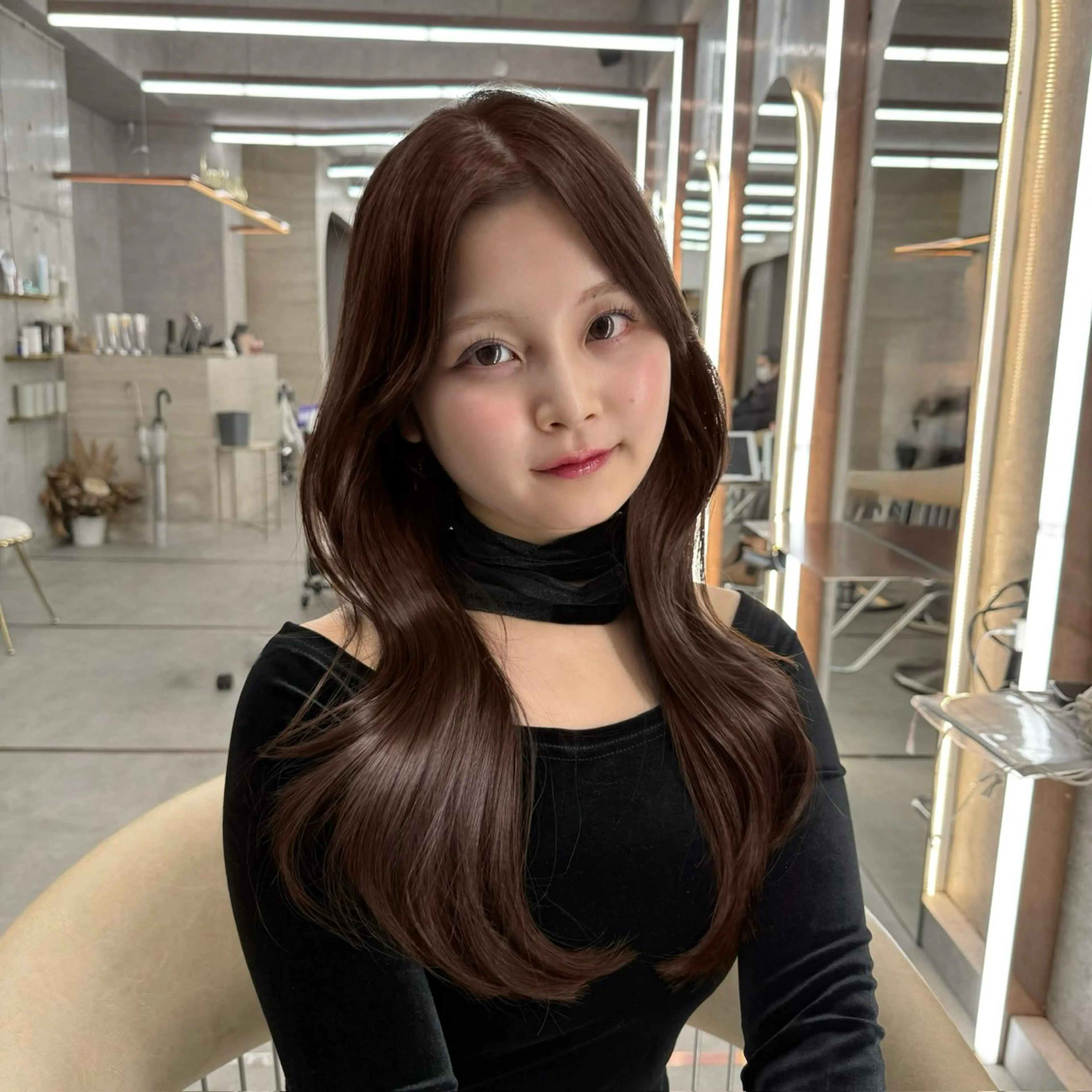 ロング カラー カット ヘアカラー トリートメント 韓国レイヤー🩵ダメ ージレスケアカラーのヘアスタイル