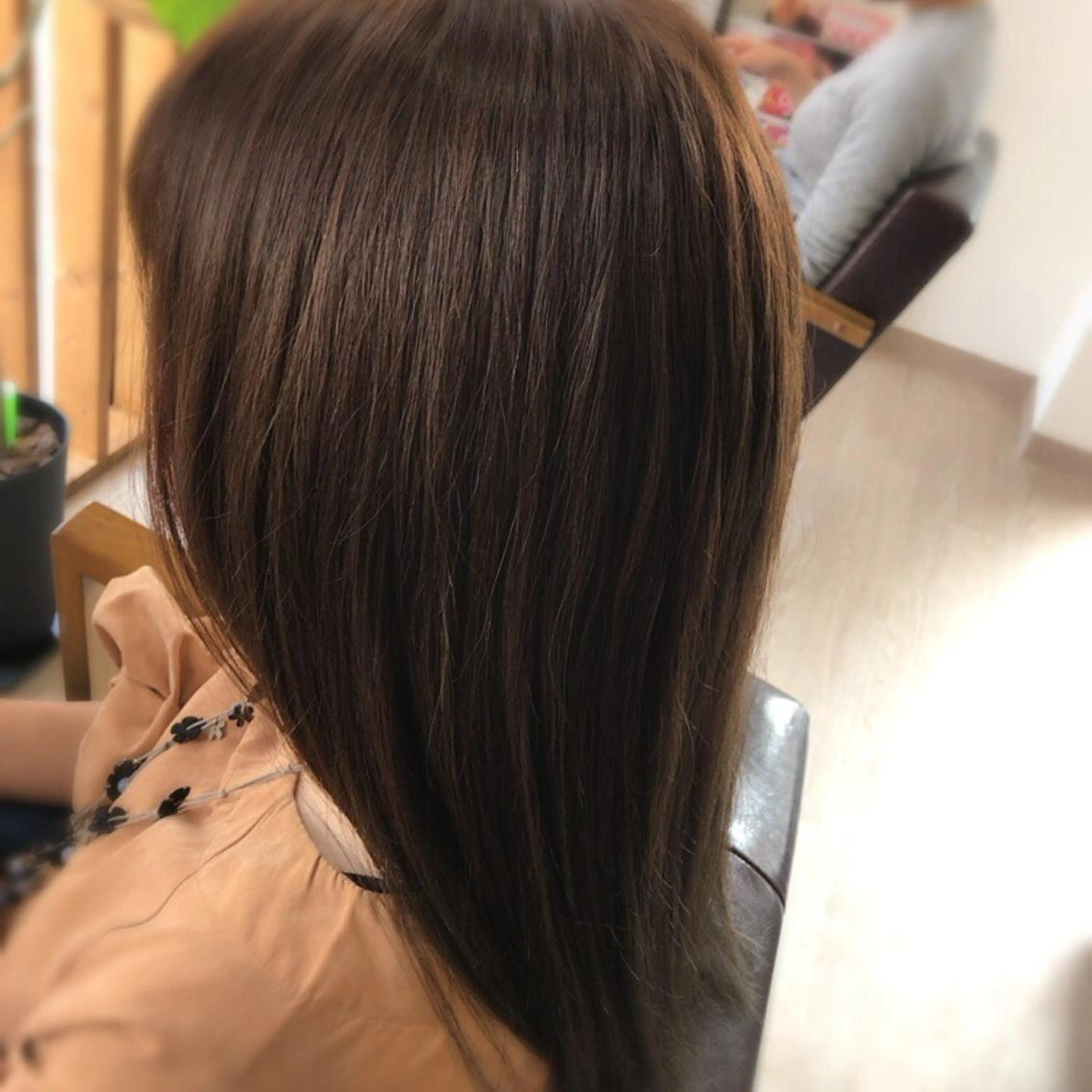 セミロング naomi (夜間営業受付中★)のヘアスタイル