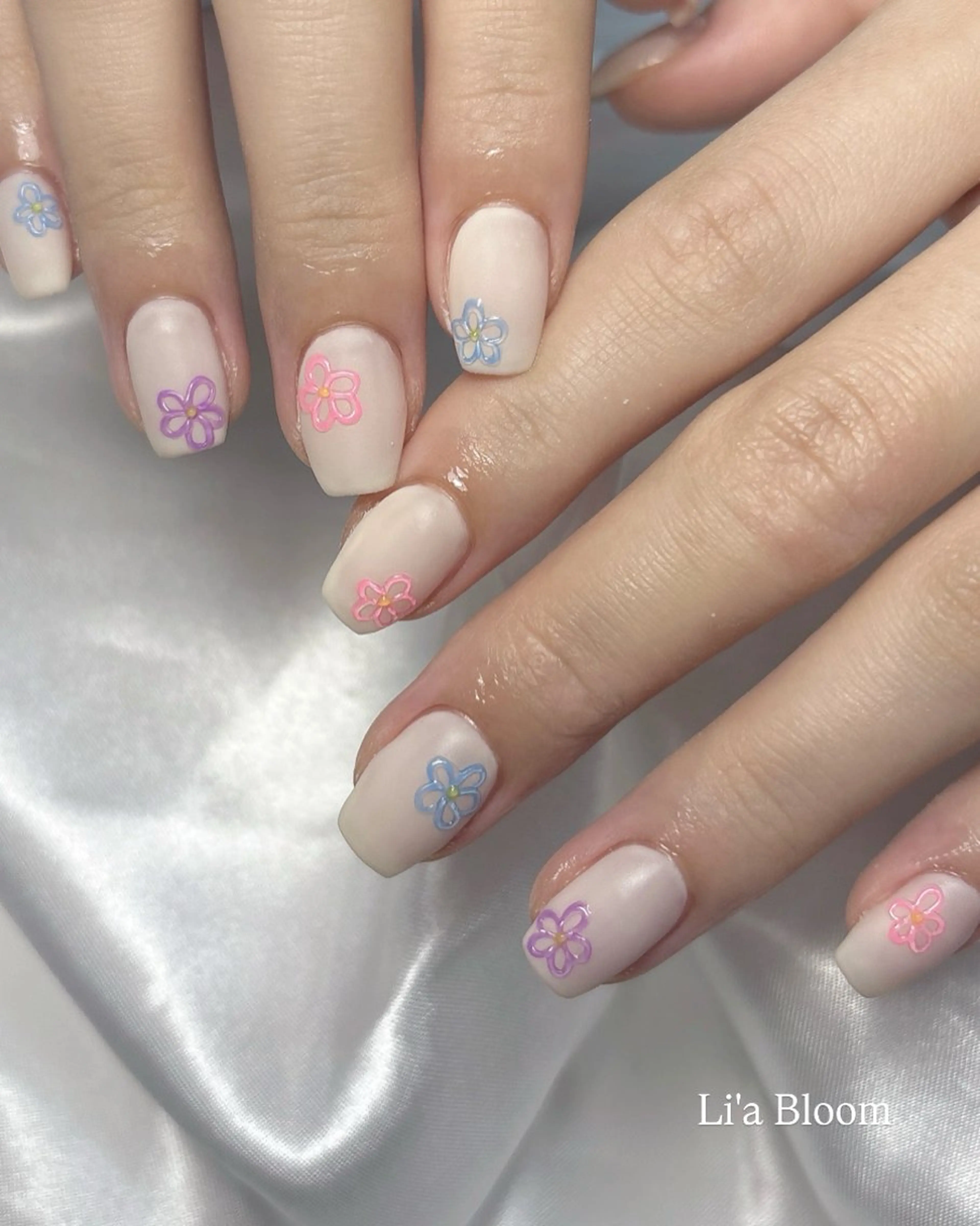 ネイル ハンドネイル Li'a Bloom所属・🦋🤍 madoka🤍のネイルデザイン