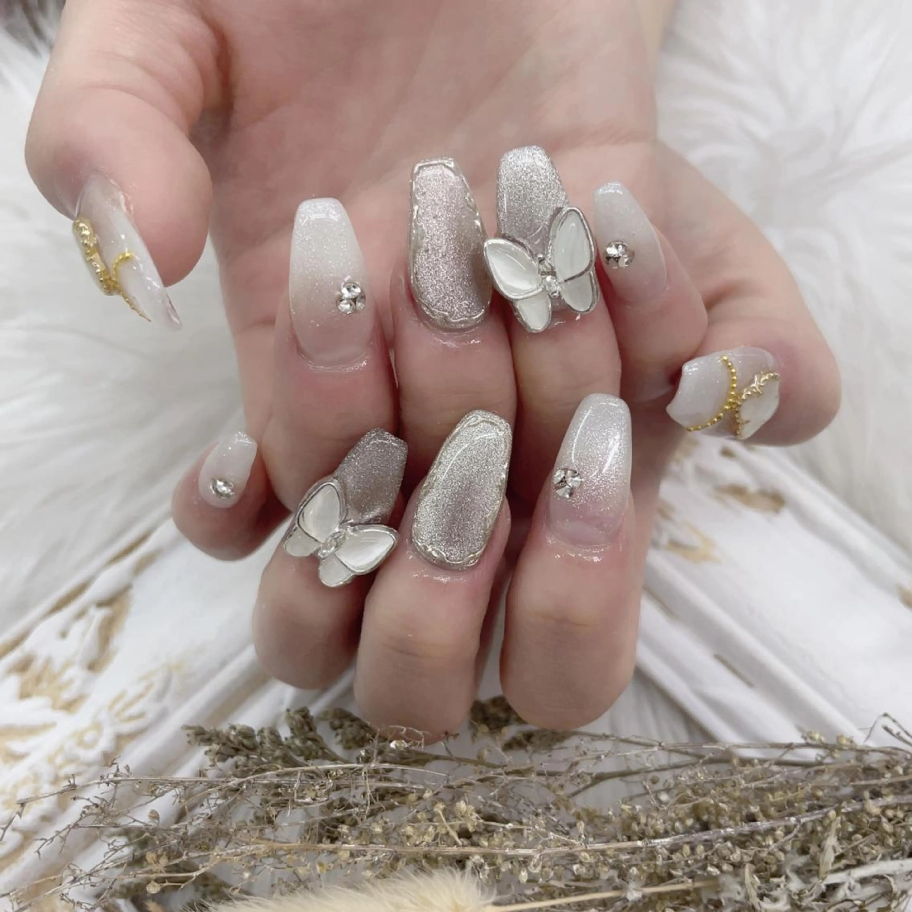 ネイル 🦋ネイルサロン ブラン🌈ゆりのネイルデザイン