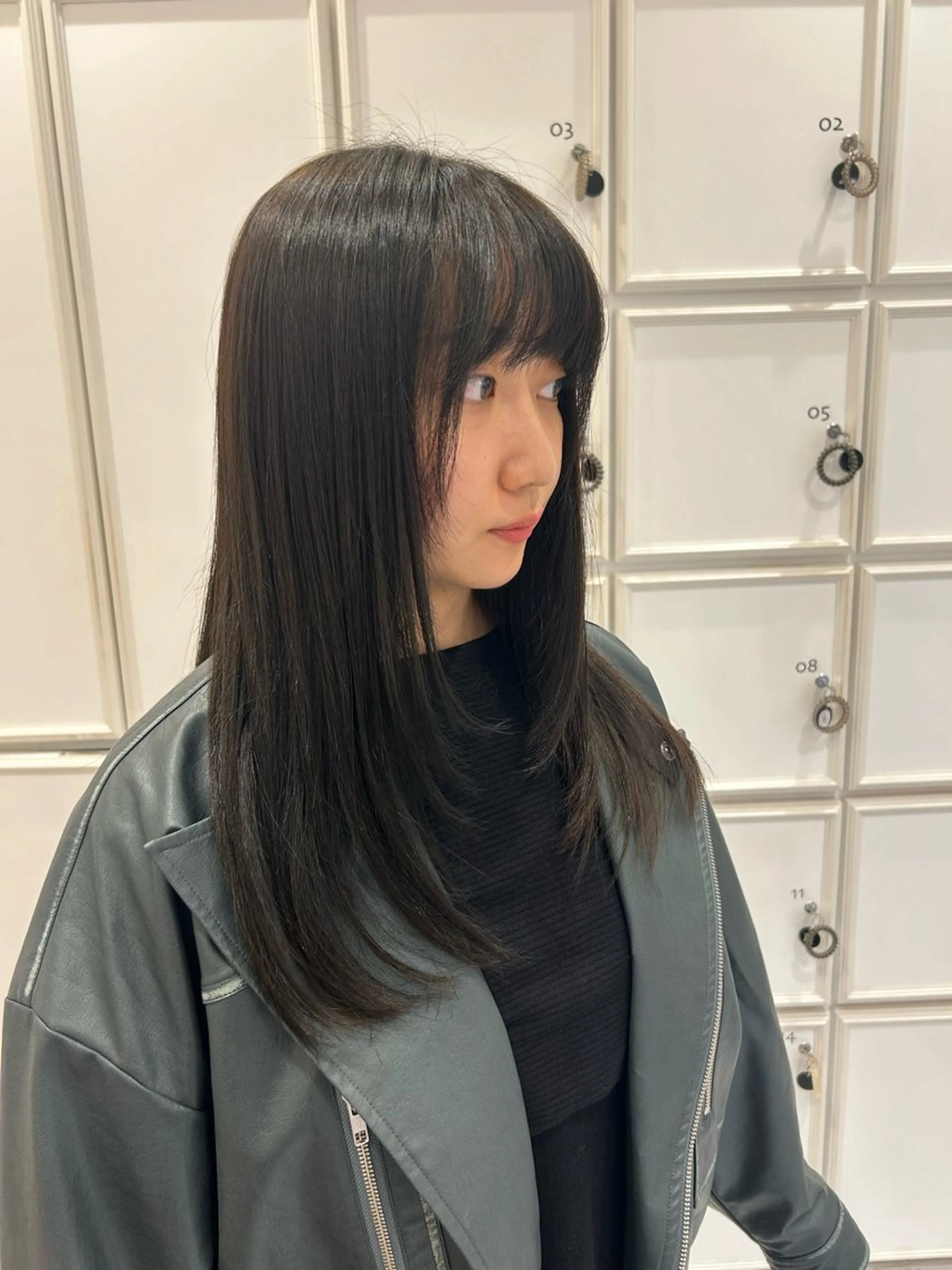 セミロング ヘアカラー Via 京都烏丸所属・ハイトーン/髪質改善 /レイヤー/りなのヘアスタイル