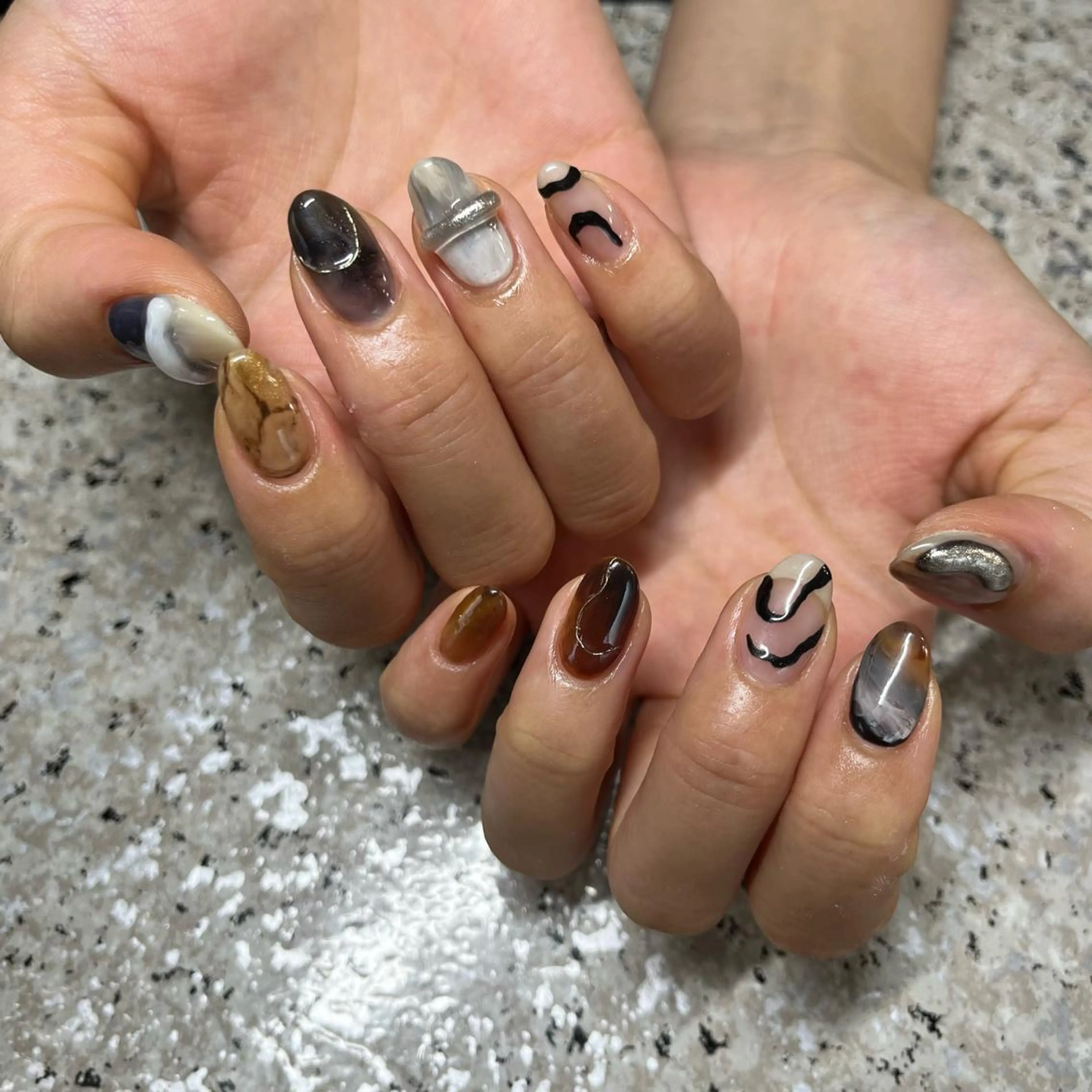 ネイル ニュアンスネイル nailsalon maluriのネイルデザイン