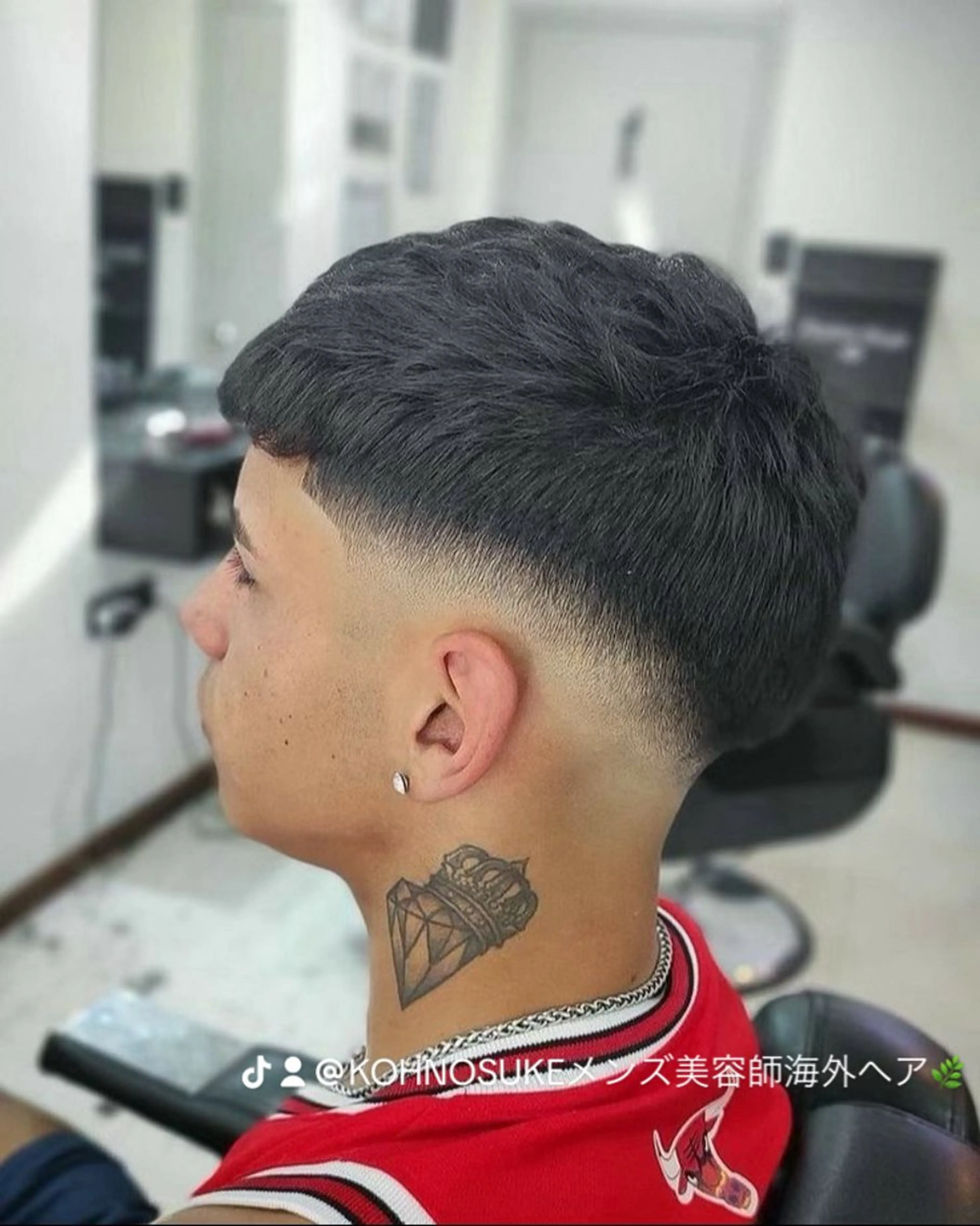 メンズ カット フェードパーマ 新倉幸之助のヘアスタイル