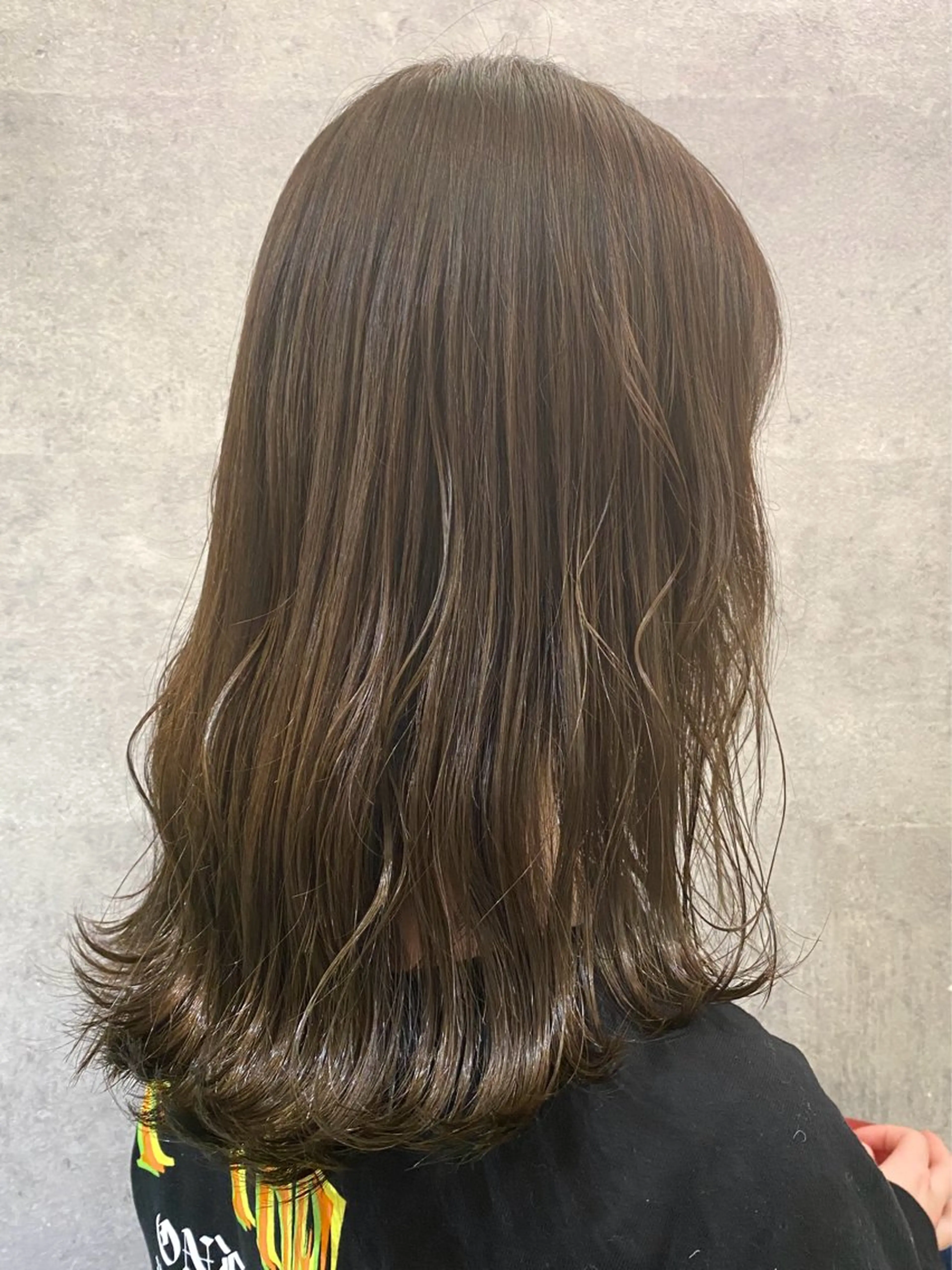 ミディアム カラー アッシュ ベージュカラー 透明感カラー カット ヘアカラー トリートメント LATTE所属・垢抜け顔周り／韓国 ヘア𝑺𝒂𝒌𝒊のヘアスタイル