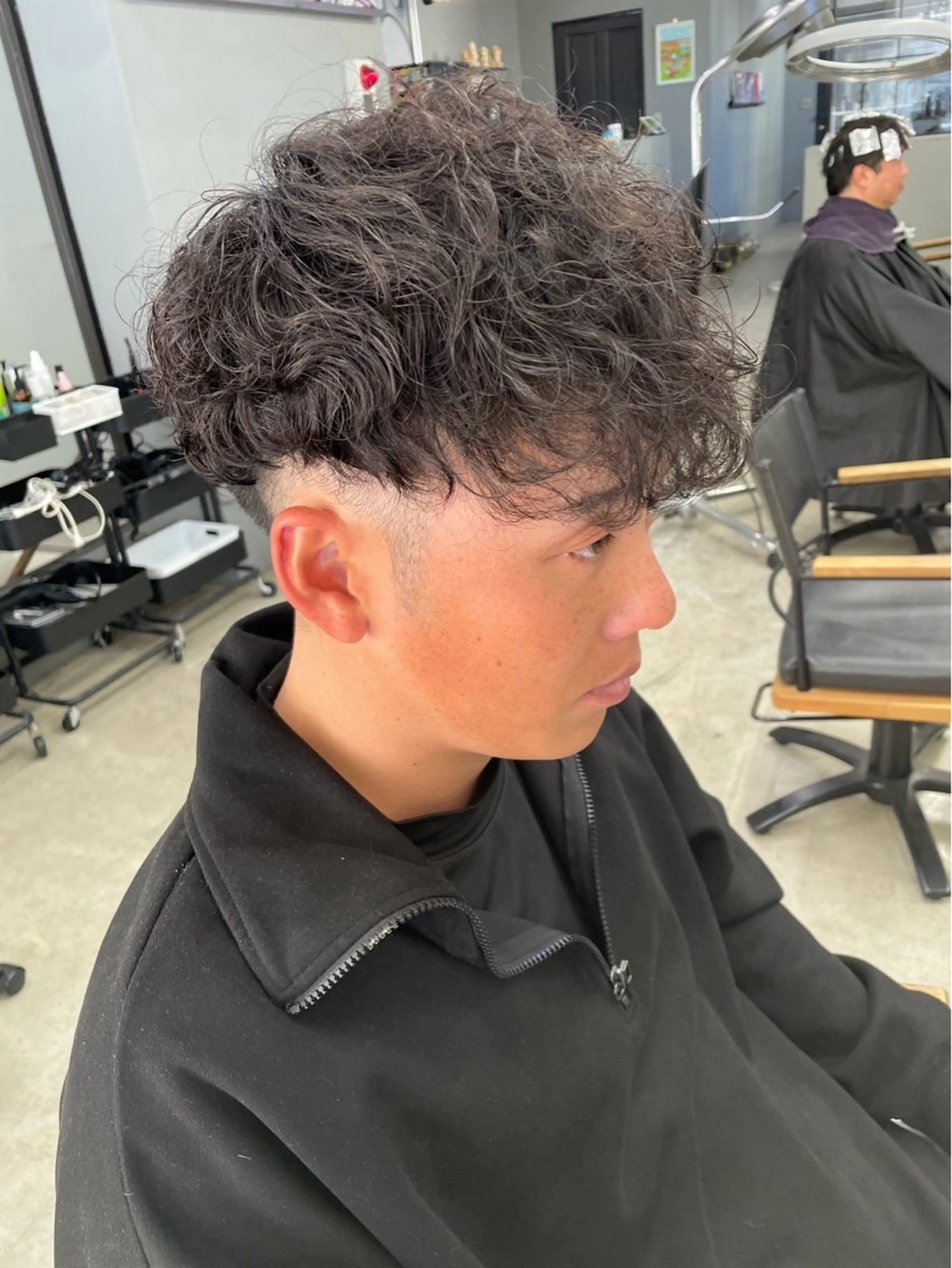 ミディアム パーマ メンズ カット パーマ メンズ専門サロン wokeのヘアスタイル