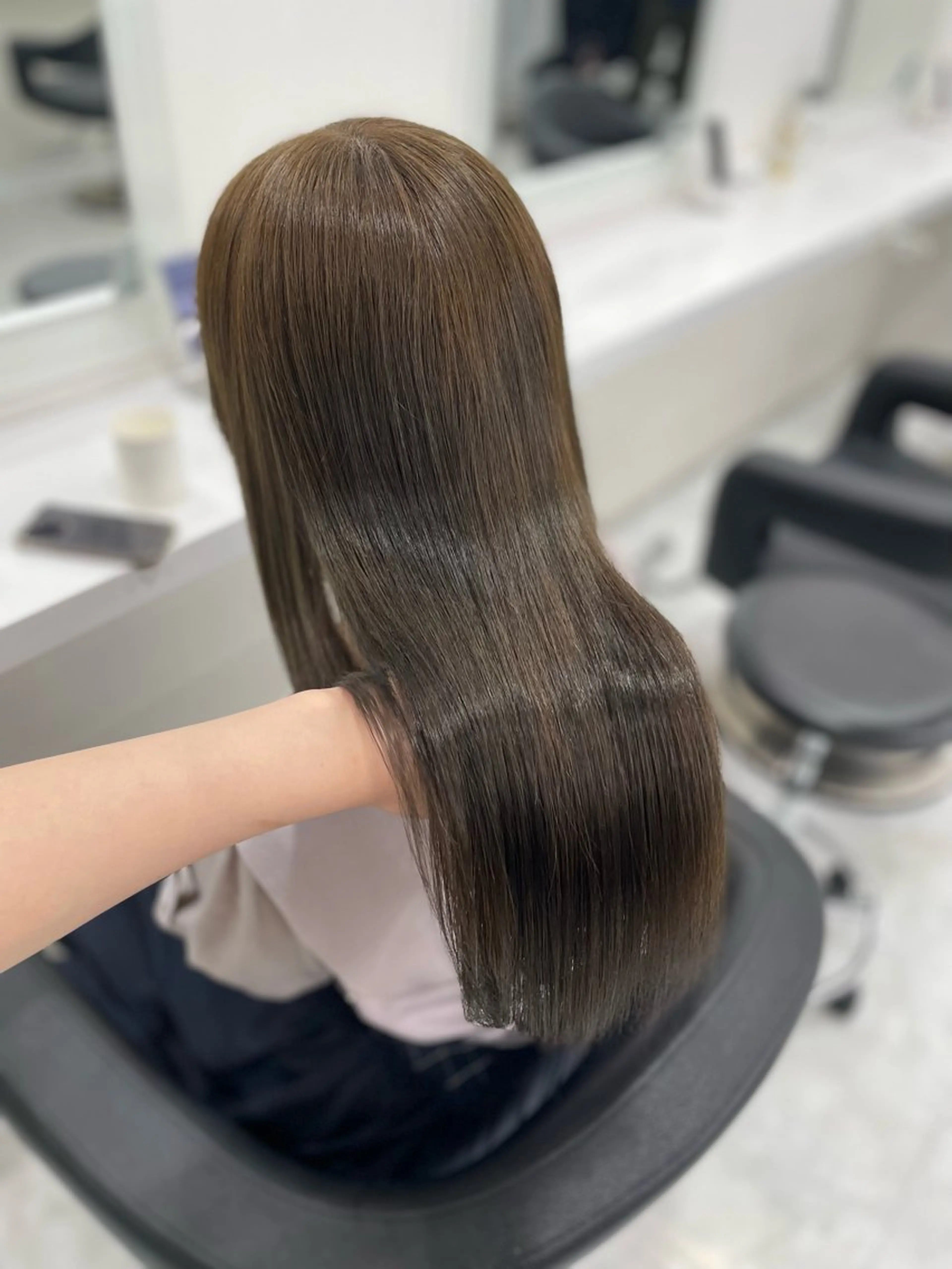 セミロング カット ヘアカラー 🤍韓国🤍大人っぽ ベージュ🤍ブラウンのヘアスタイル