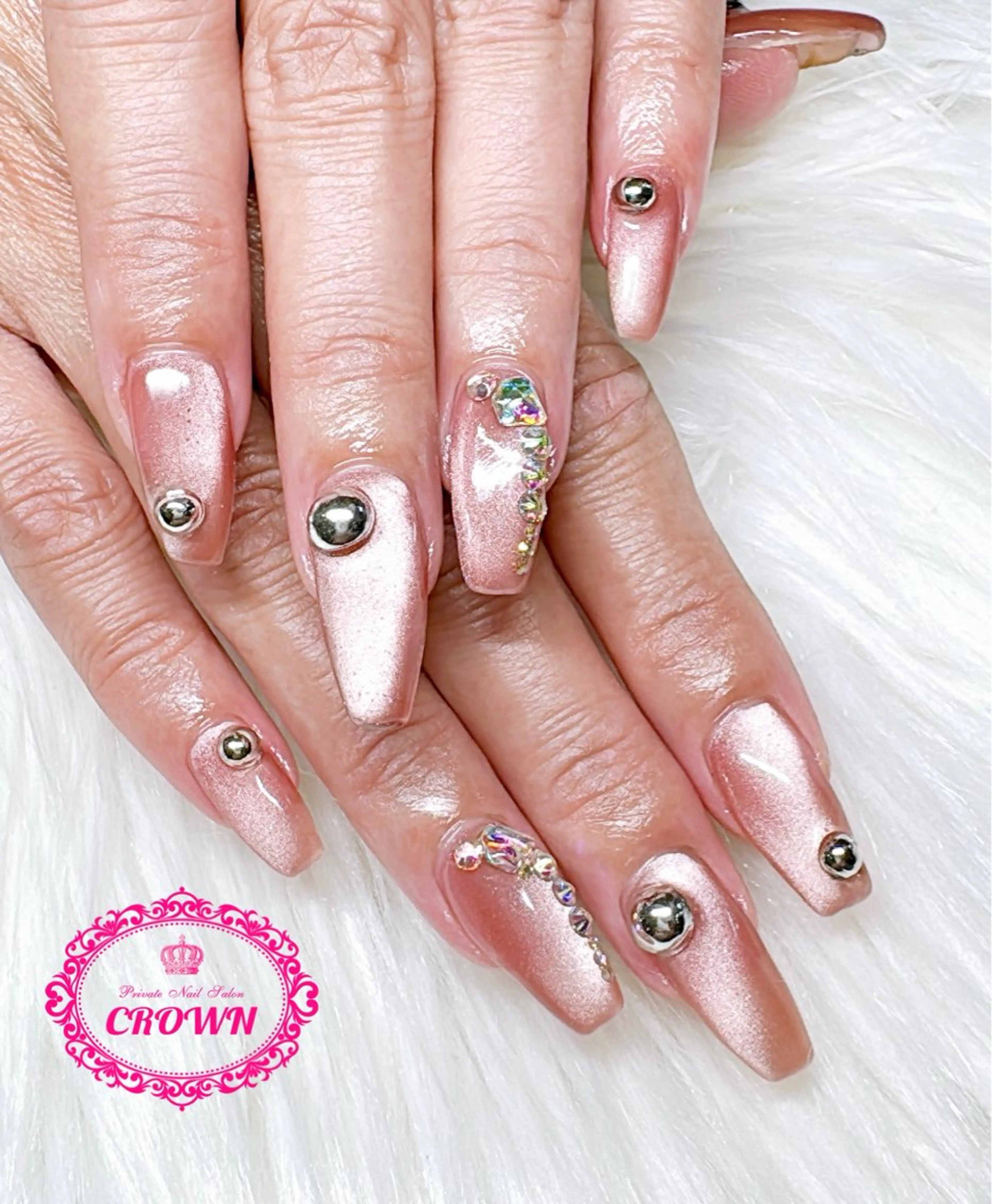 ネイル CROWN プライベートサロンのネイルデザイン