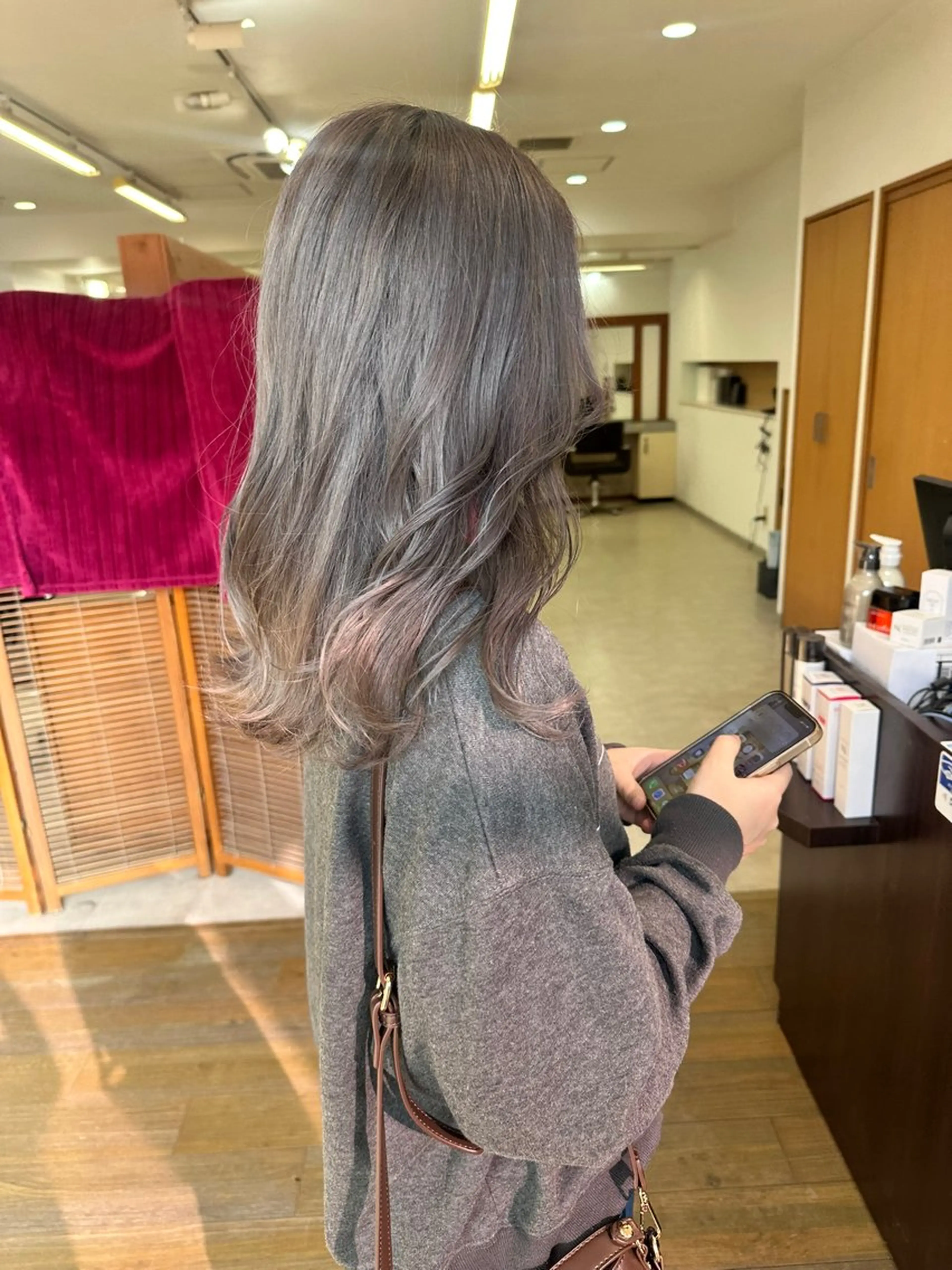 ミディアム カラー カット ヘアカラー トリートメント peg.hair所属・ブリーチカラー🫧 森　凪沙のヘアスタイル