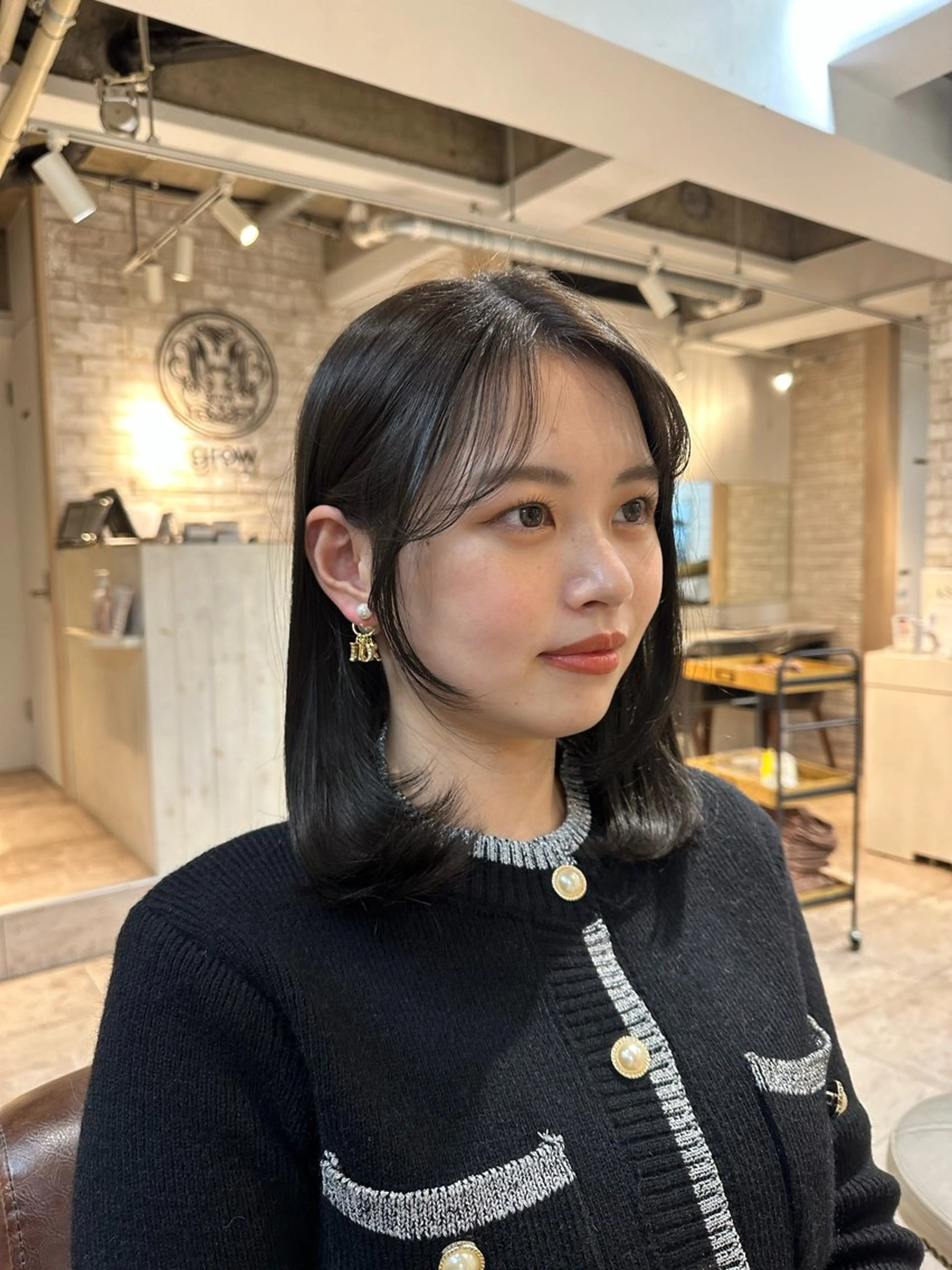 ミディアム 顔周りカット レイヤーカット 小顔カット 金子侑史 /縮毛矯正の人のヘアスタイル