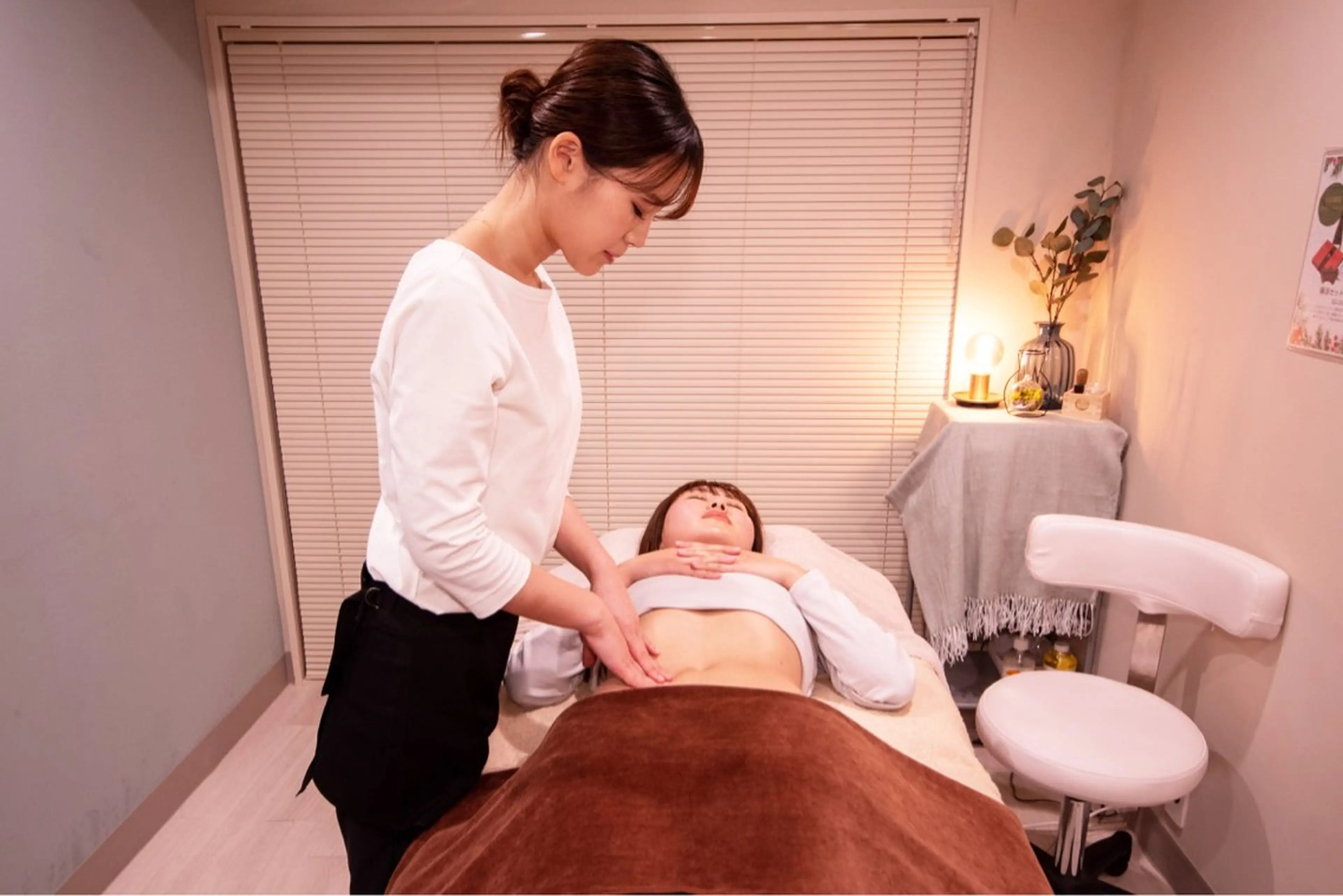 お腹痩せエステ Flat BELLY 恵比寿所属・【腸もみ/冷却痩身】 お腹エステ/恵比寿のエステ・リラクイメージ