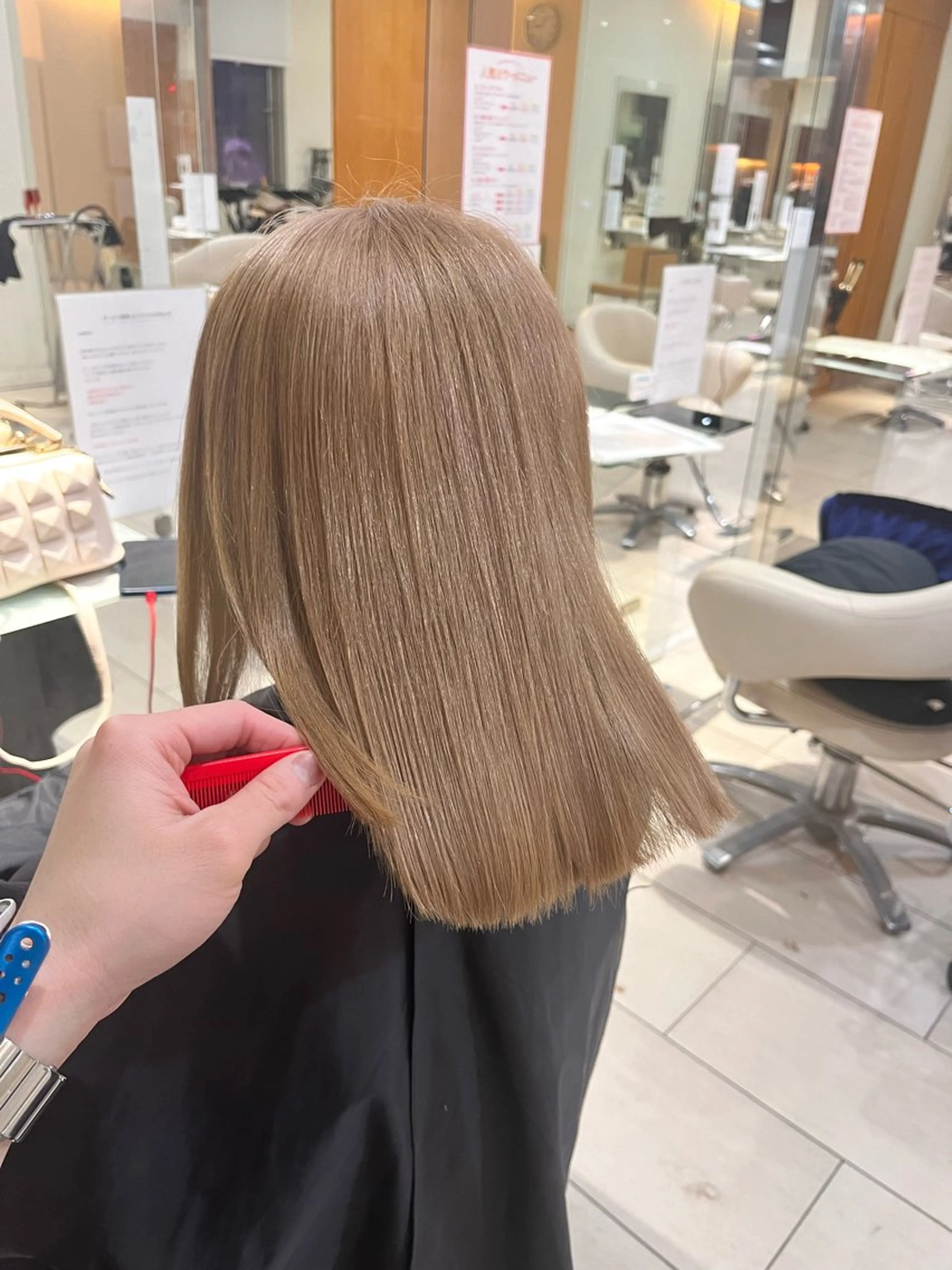 カラー ベージュカラー ミルクティーベージュ カット ヘアカラー トリートメント バレイヤージュ／ ブリーチ/鎌田のヘアスタイル