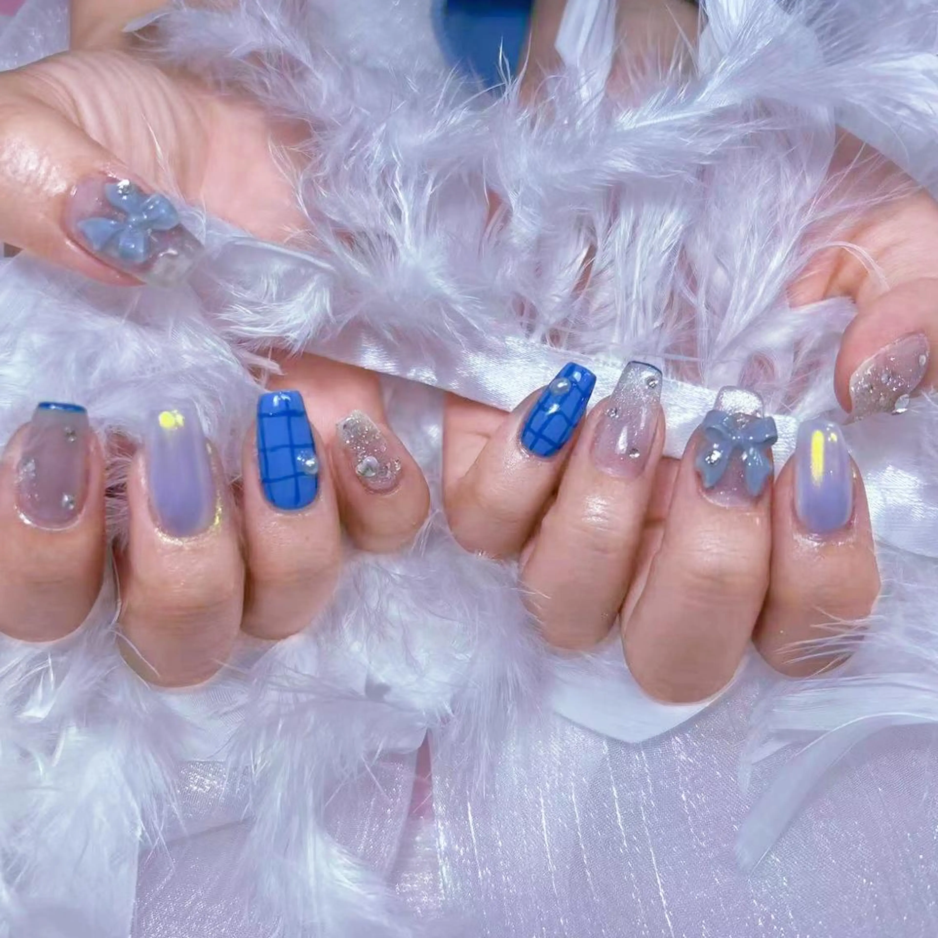ネイル アートネイル オーロラネイル ガーリー キラキラネイル 韓国ネイル ハンドネイル nina 💅のネイルデザイン