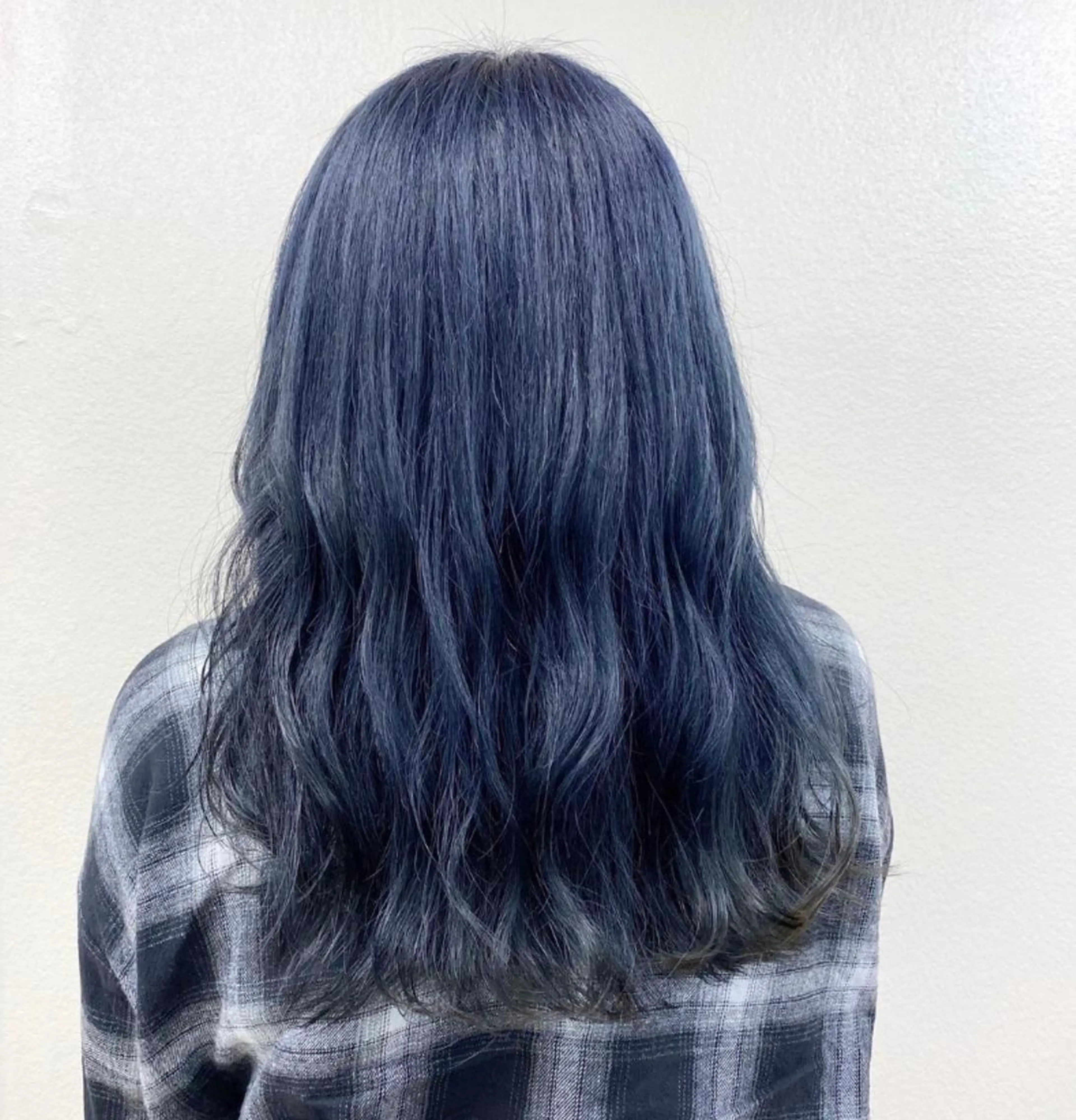 ロング カラー パーマ ブルーカラー ネイビーカラー トリートメント くすみミルクティー/ ブラウン🪡TOWAのヘアスタイル