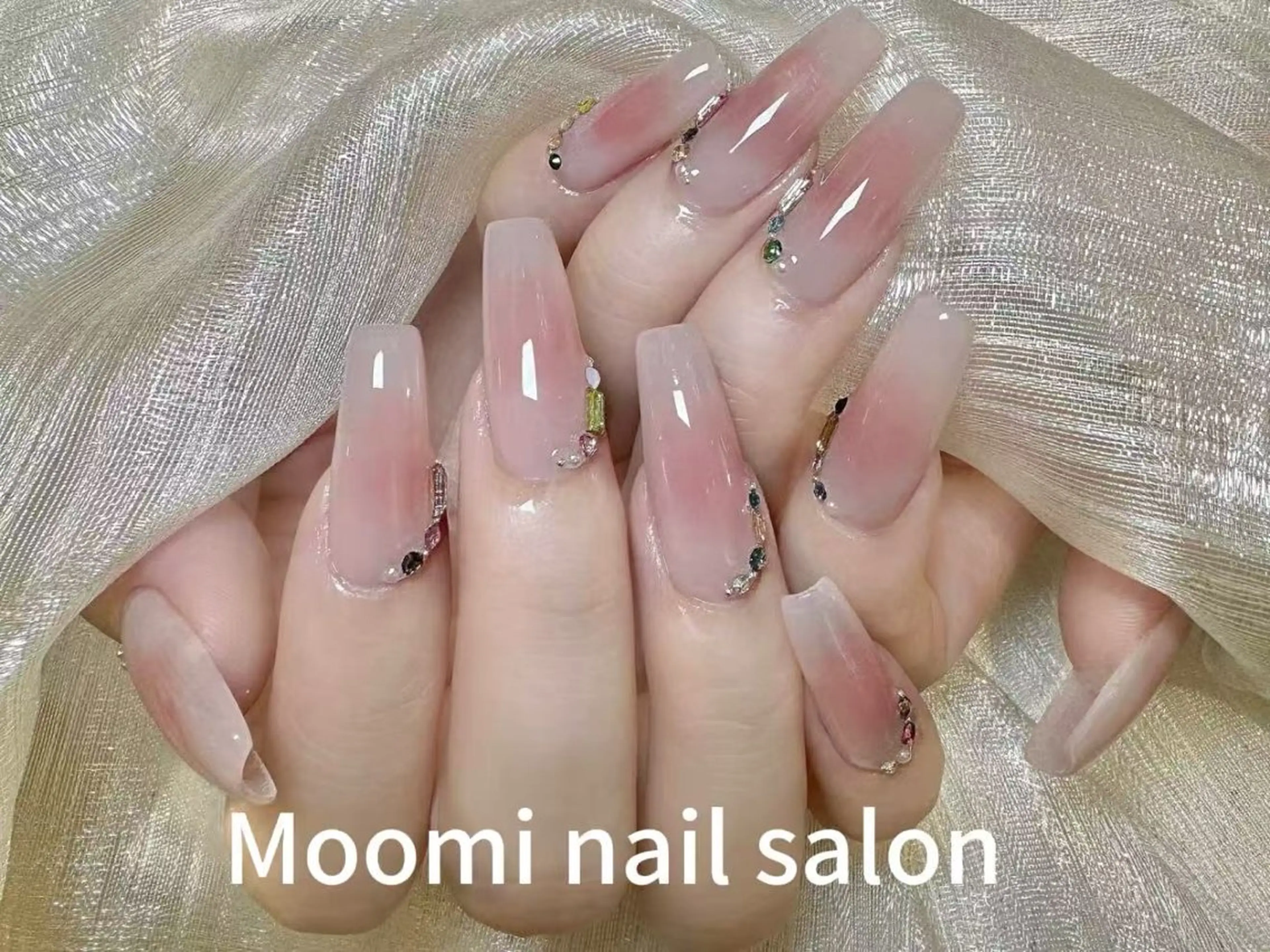 ロング ハンドネイル moomi ゆりのネイルデザイン