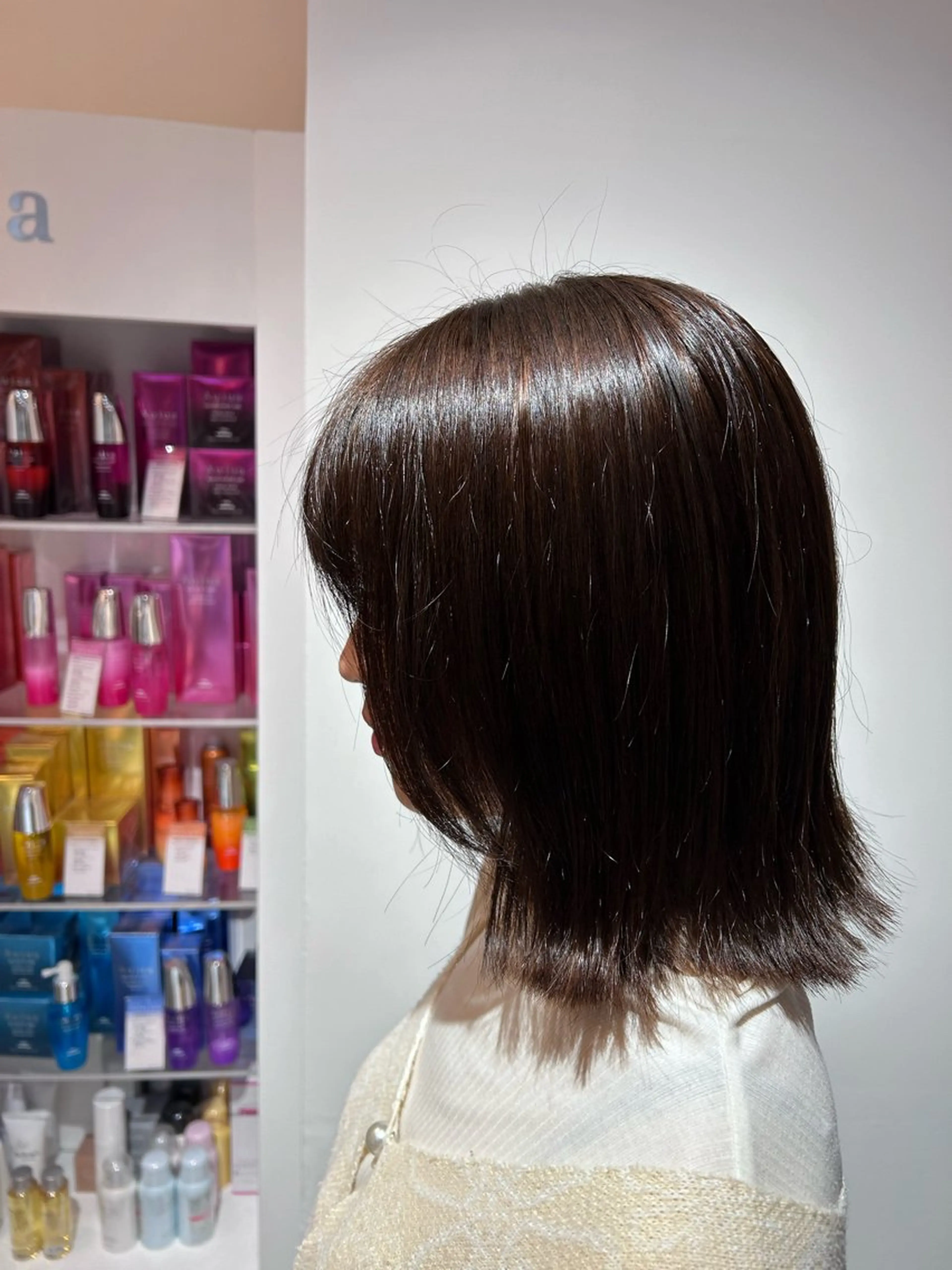 セミロング カラー 蓮池 愛海のヘアスタイル
